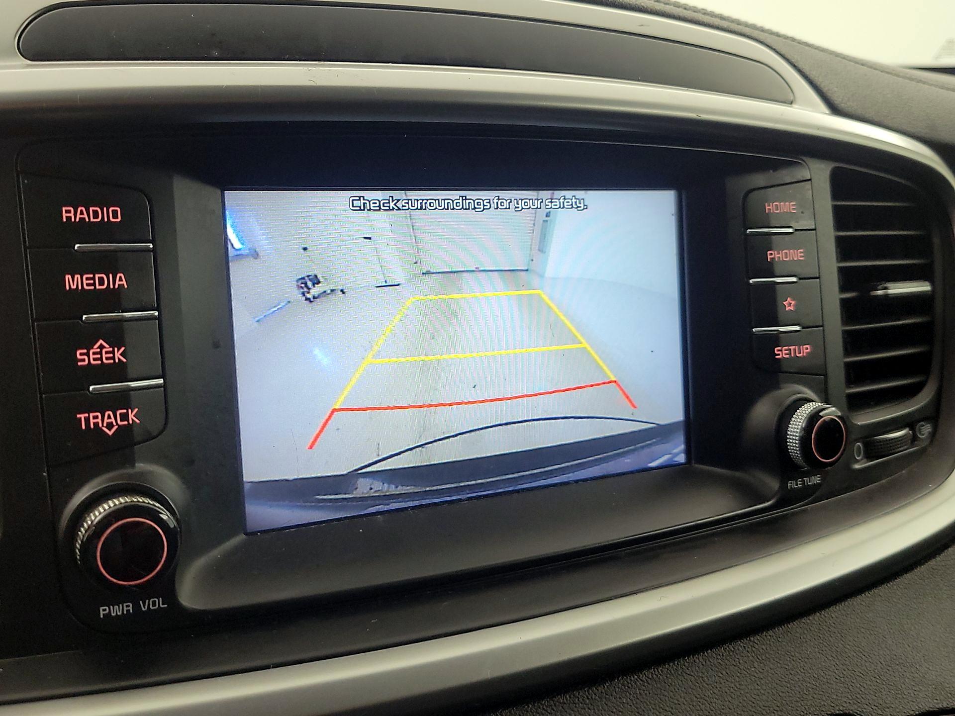 Thumbnail: 2019 Kia Sorento - 14