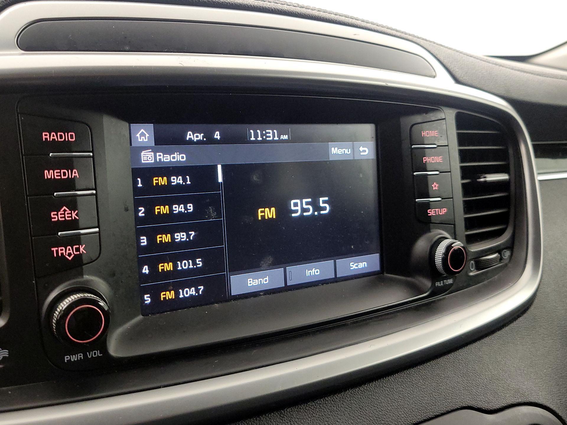 Thumbnail: 2019 Kia Sorento - 15