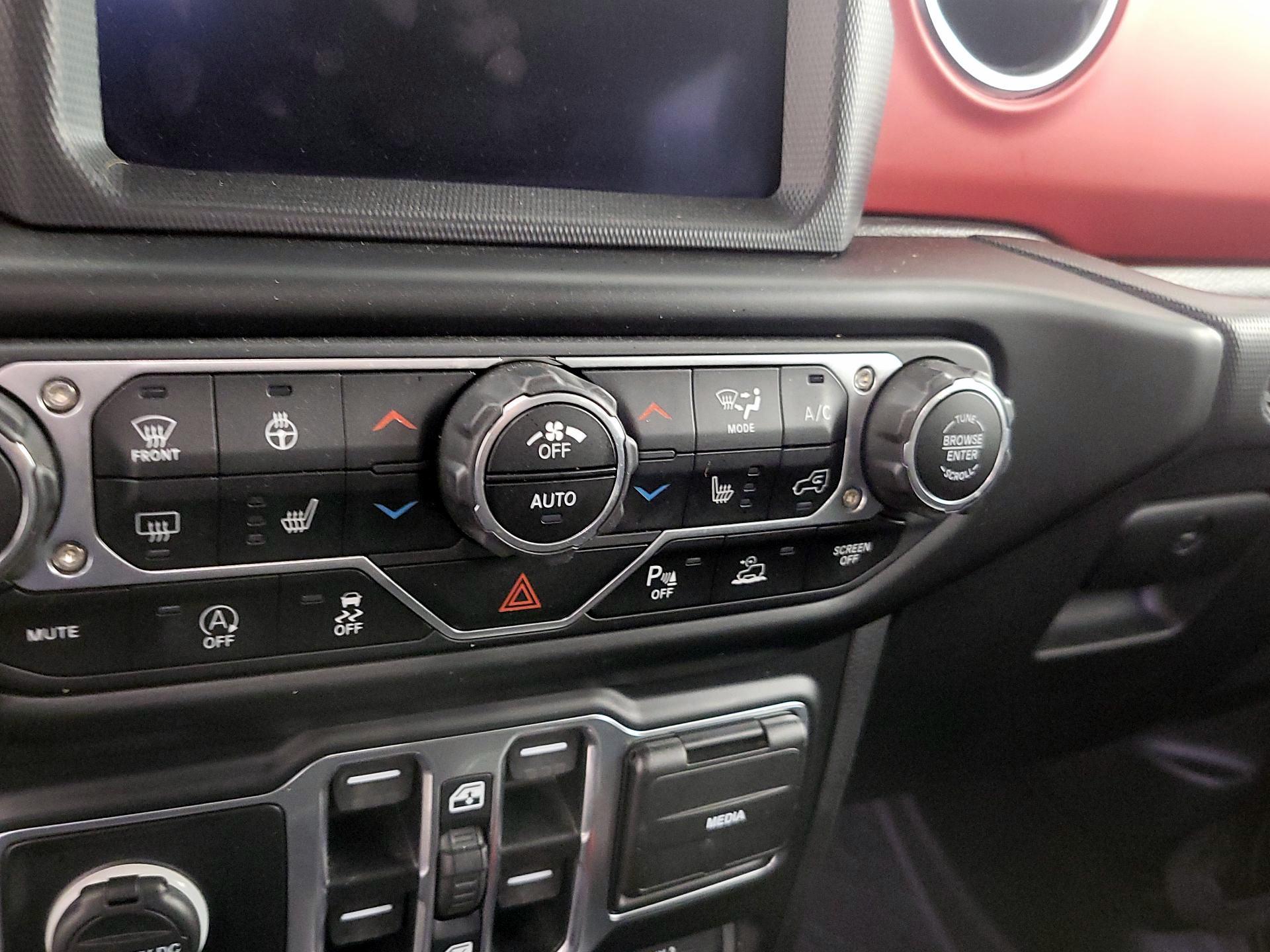 Thumbnail: 2020 Jeep Gladiator - 17