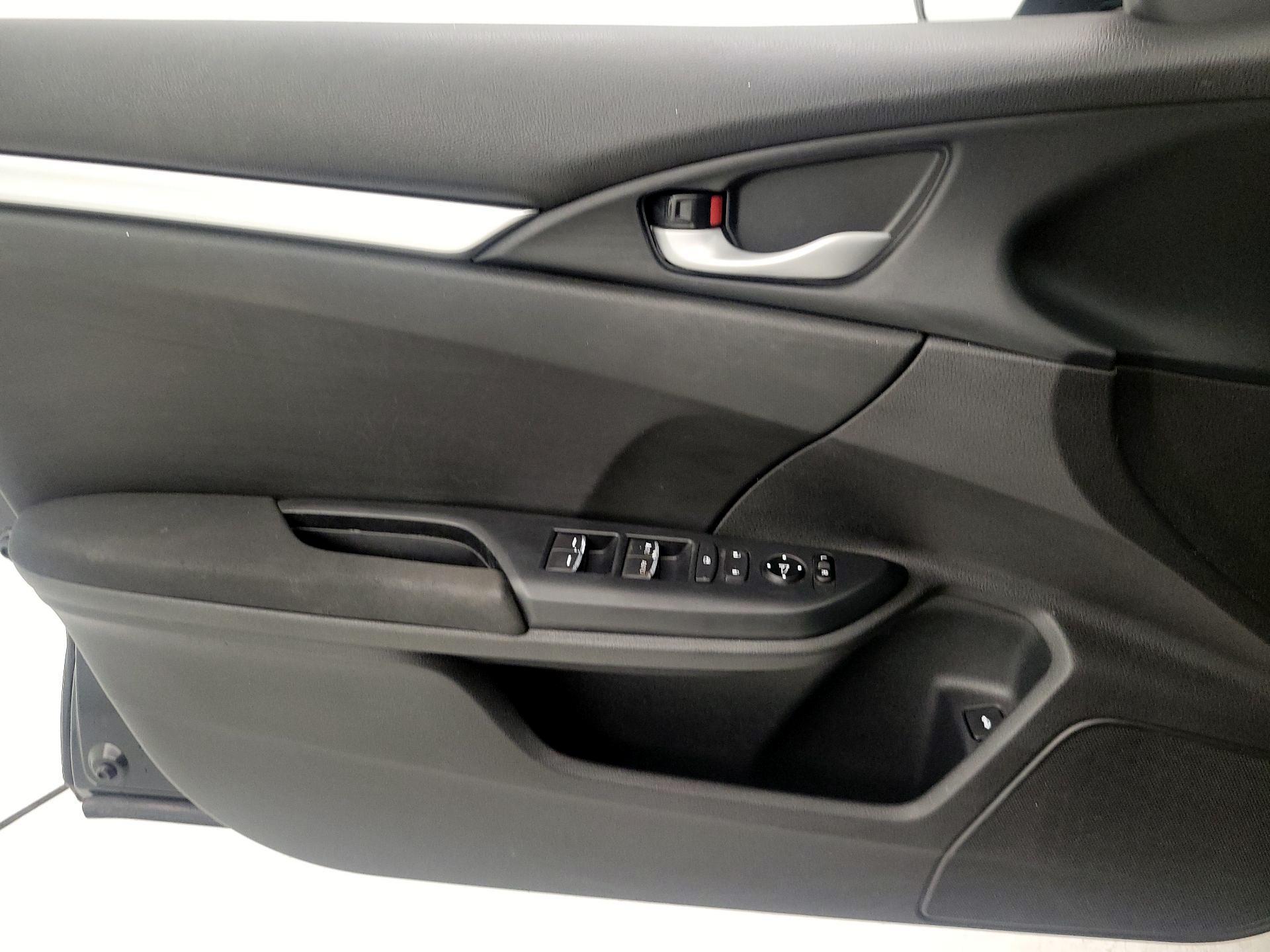 Thumbnail: 2016 Honda Civic - 12