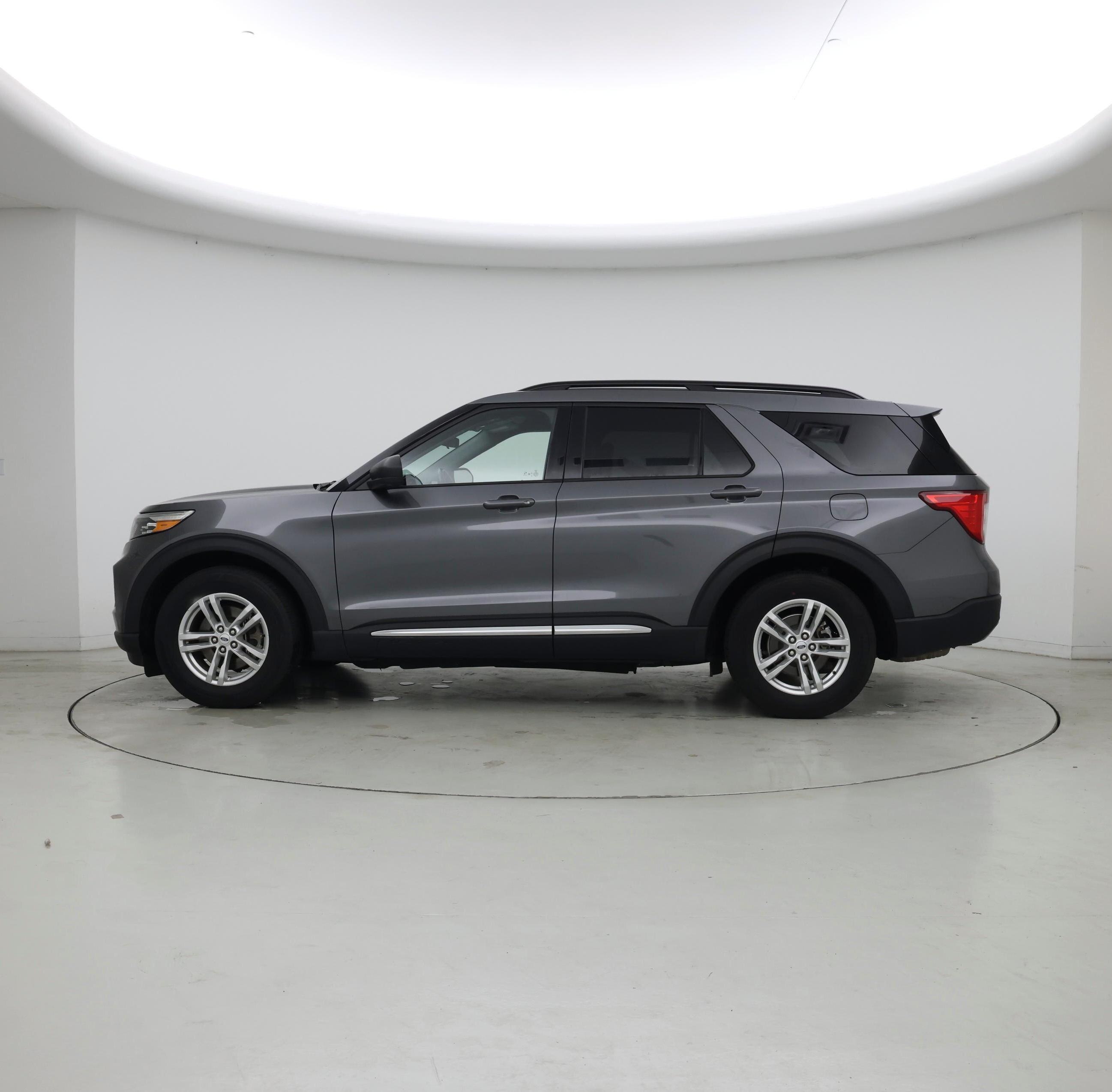 Thumbnail: 2022 Ford Explorer - 3