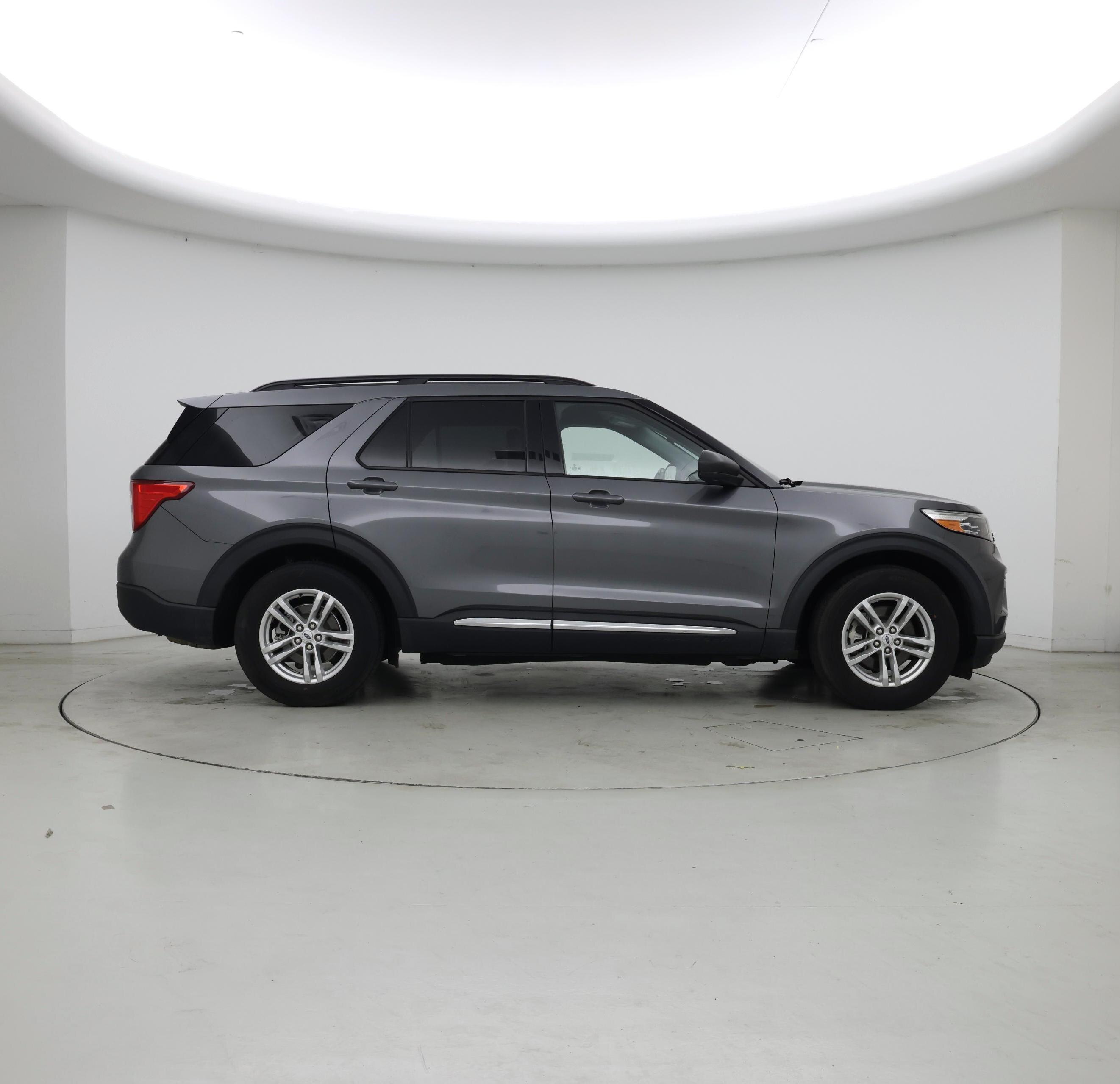 Thumbnail: 2022 Ford Explorer - 7