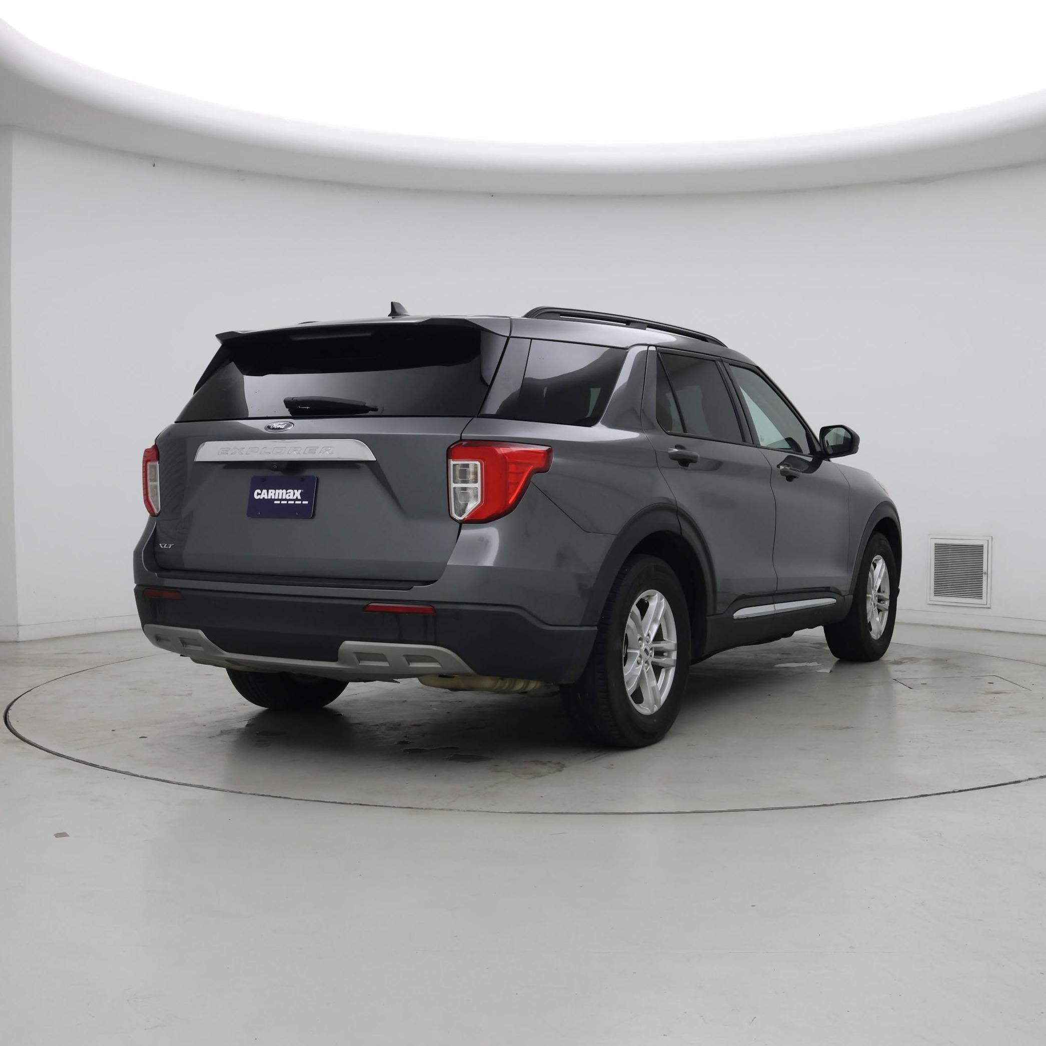 Thumbnail: 2022 Ford Explorer - 8
