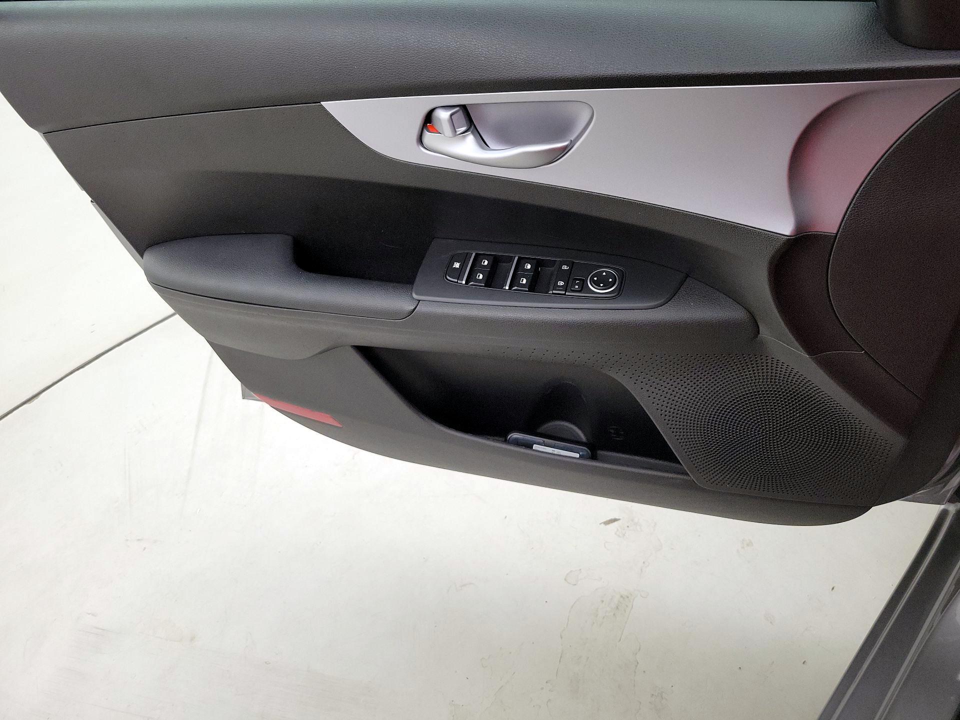 Thumbnail: 2024 Kia Forte - 12