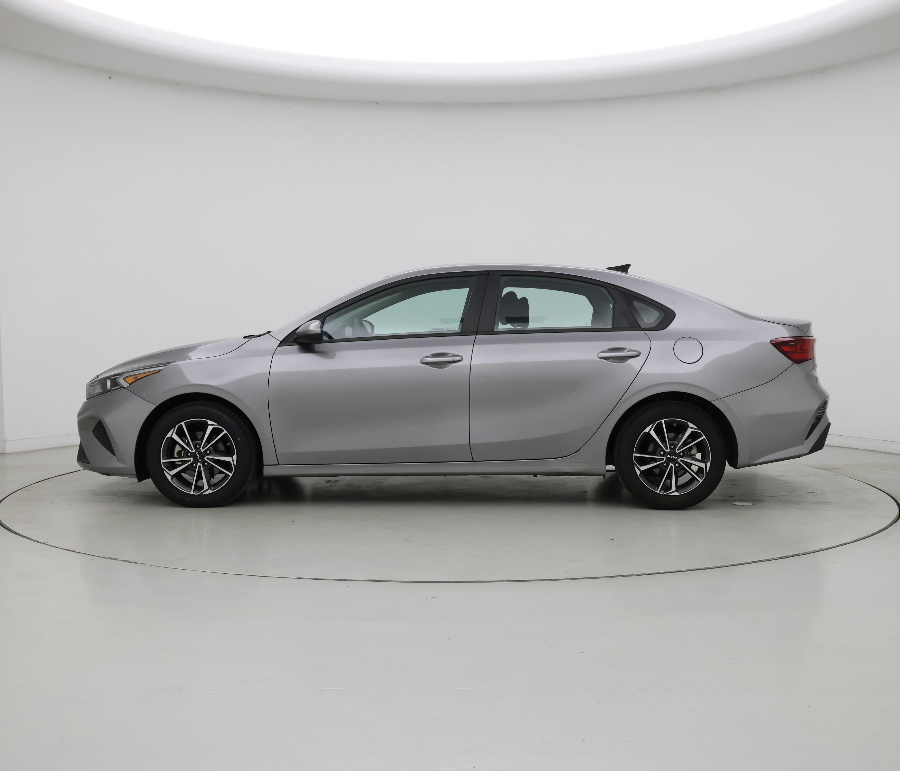 Thumbnail: 2024 Kia Forte - 3