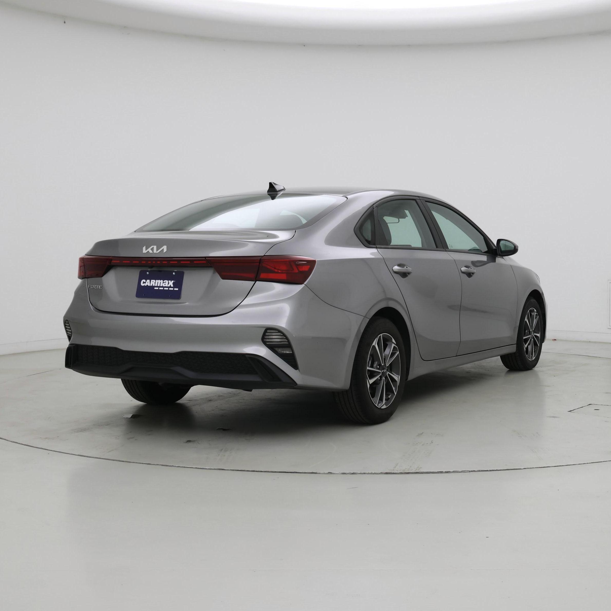 Thumbnail: 2024 Kia Forte - 8