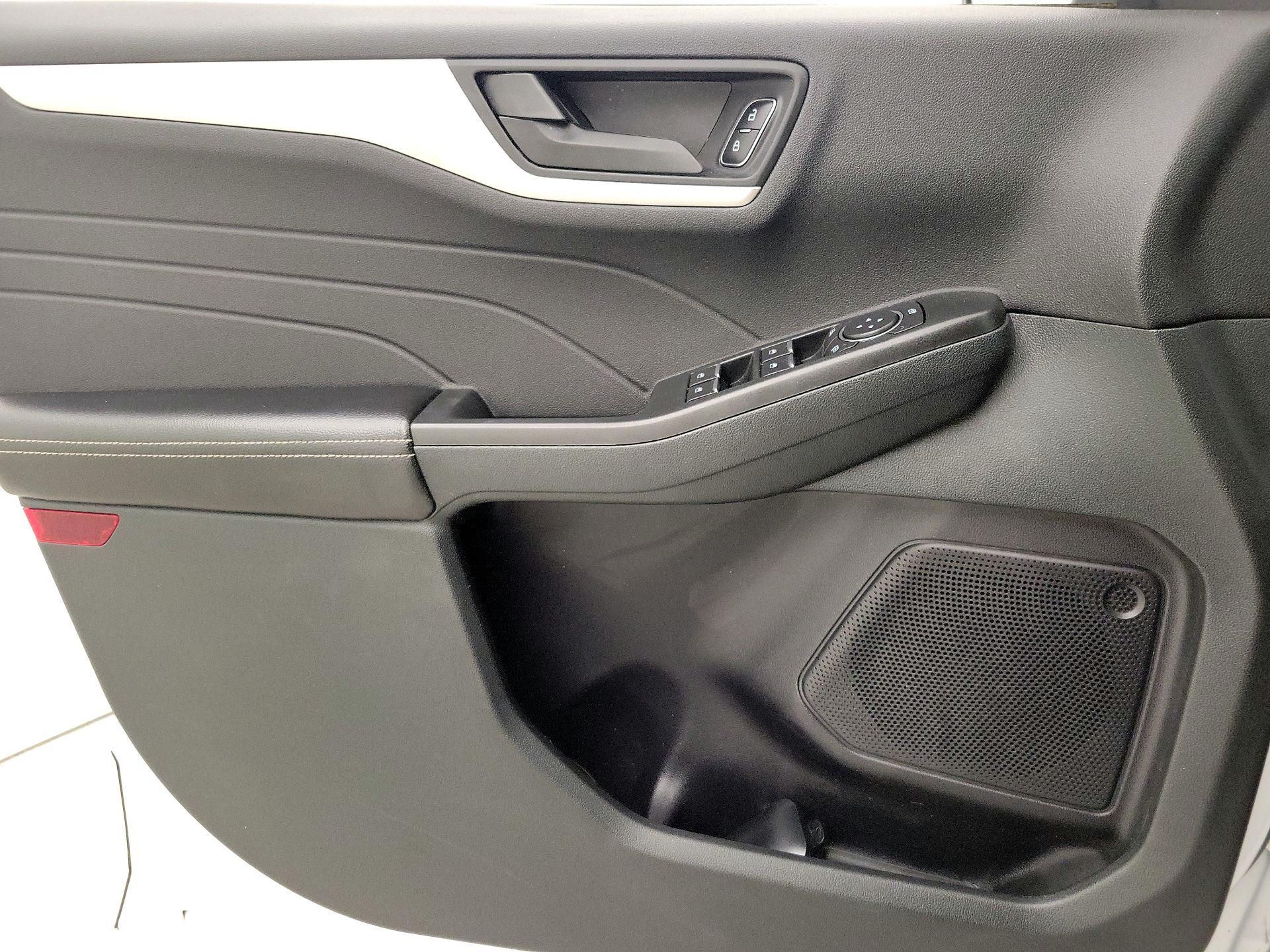 Thumbnail: 2022 Ford Escape - 12