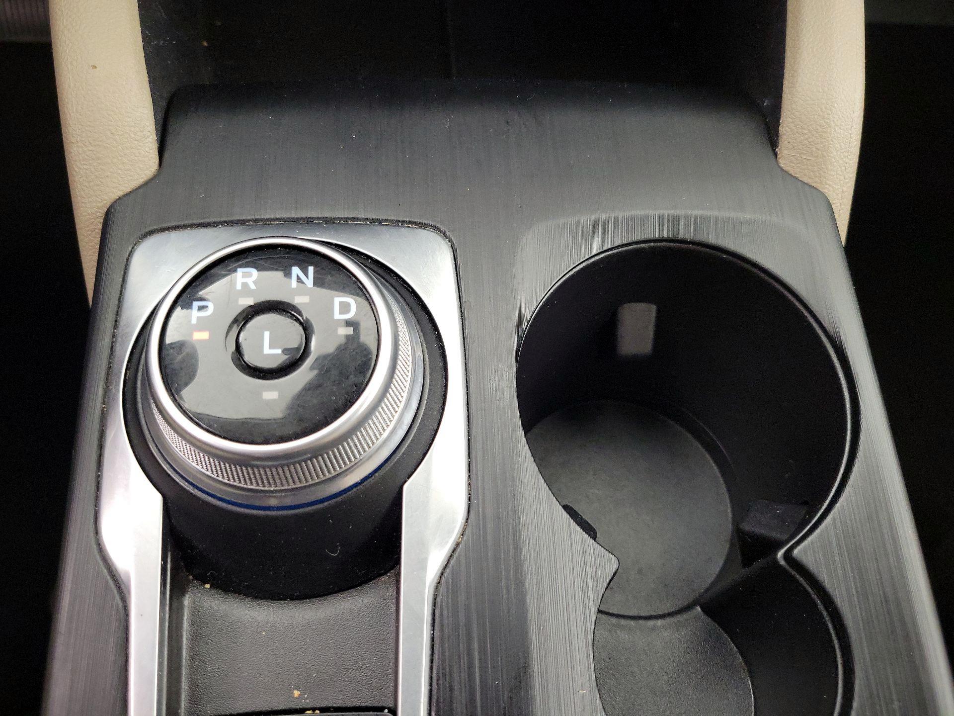 Thumbnail: 2022 Ford Escape - 17