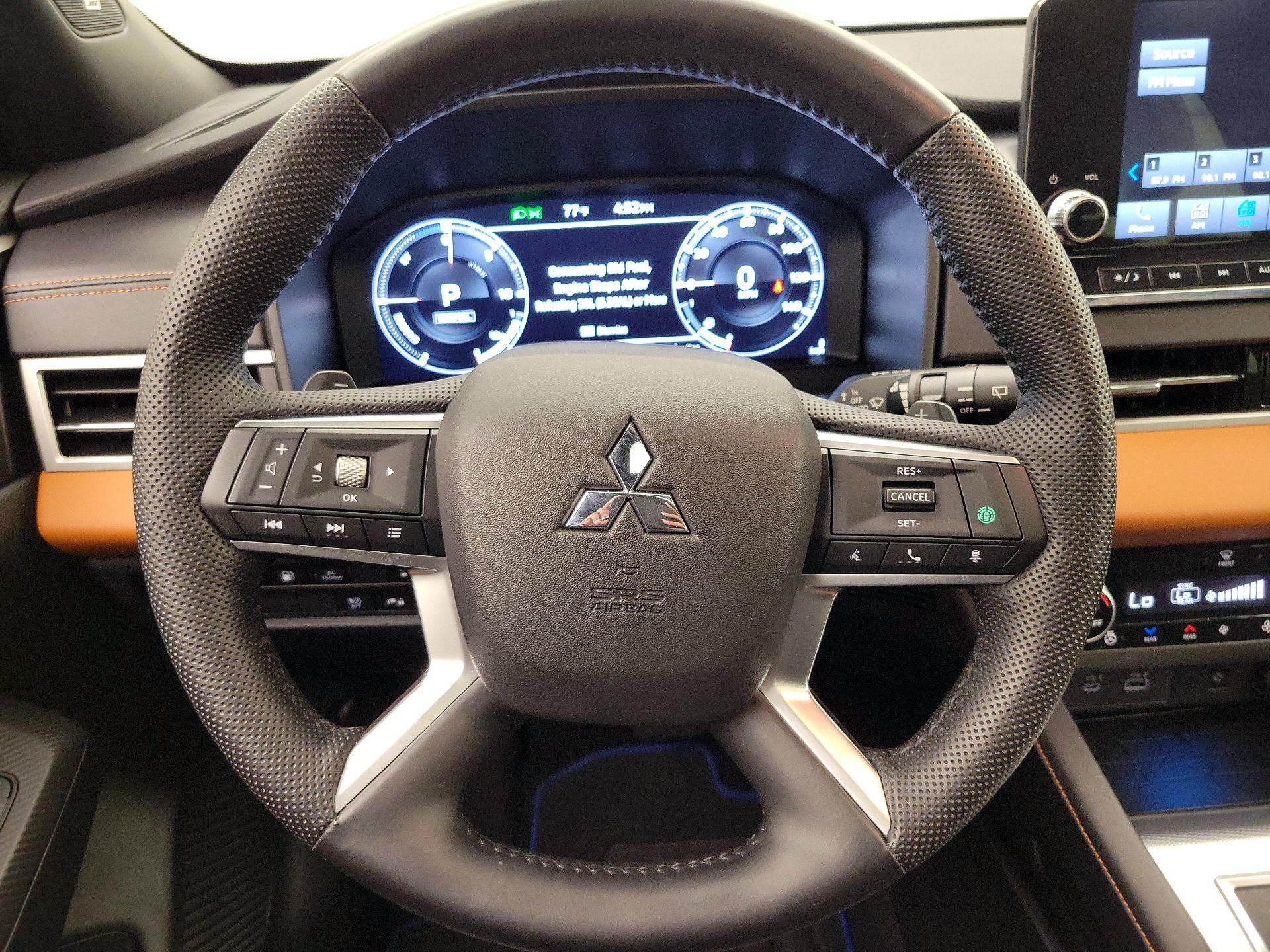 Thumbnail: 2023 Mitsubishi Outlander - 10