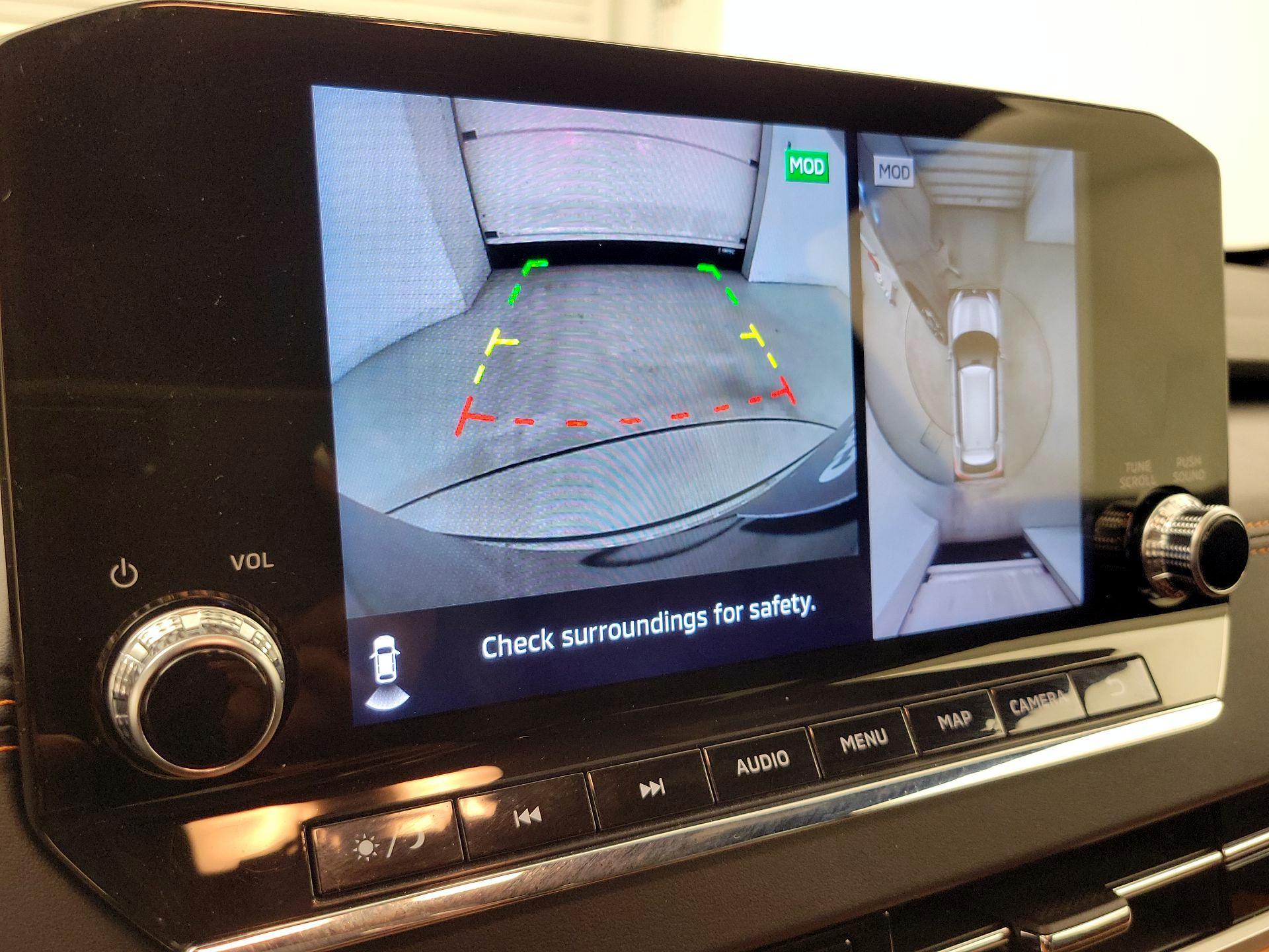 Thumbnail: 2023 Mitsubishi Outlander - 15