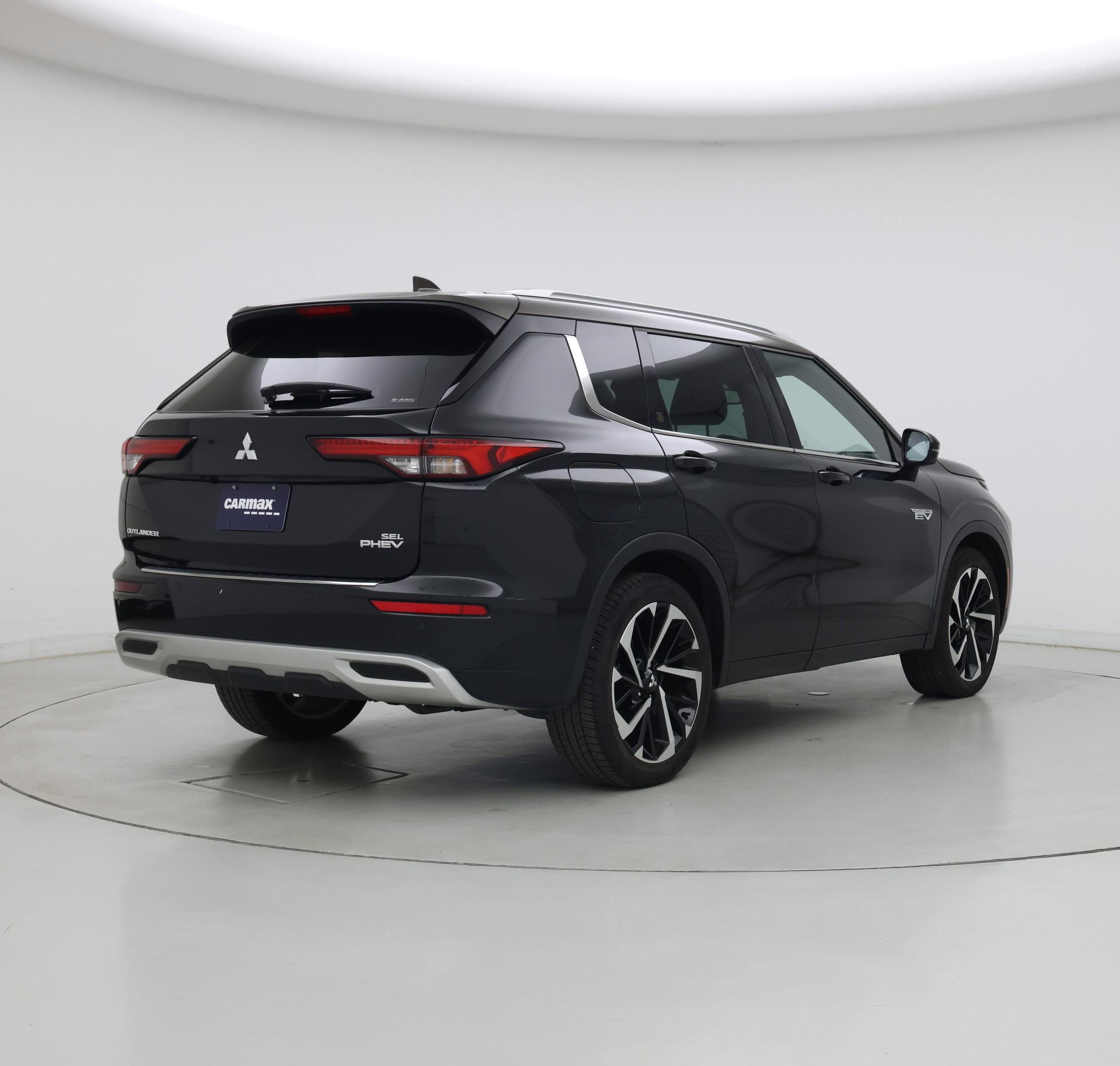 Thumbnail: 2023 Mitsubishi Outlander - 8