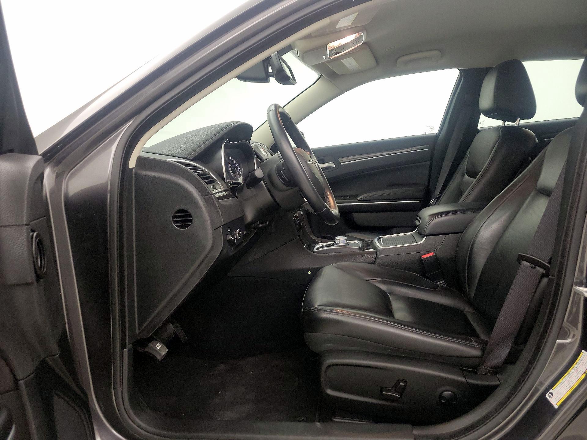 Thumbnail: 2022 Chrysler 300 - 11