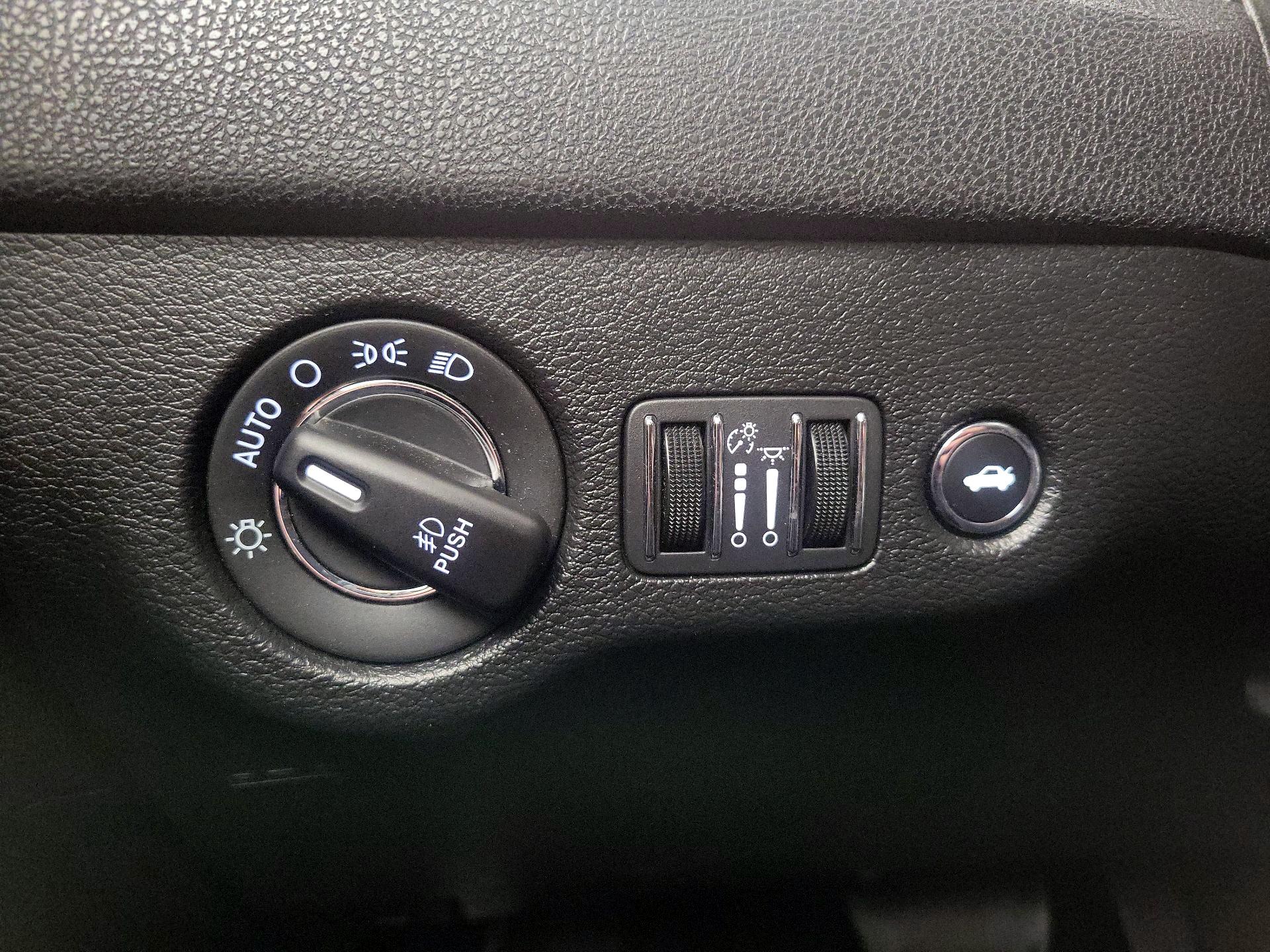 Thumbnail: 2022 Chrysler 300 - 13