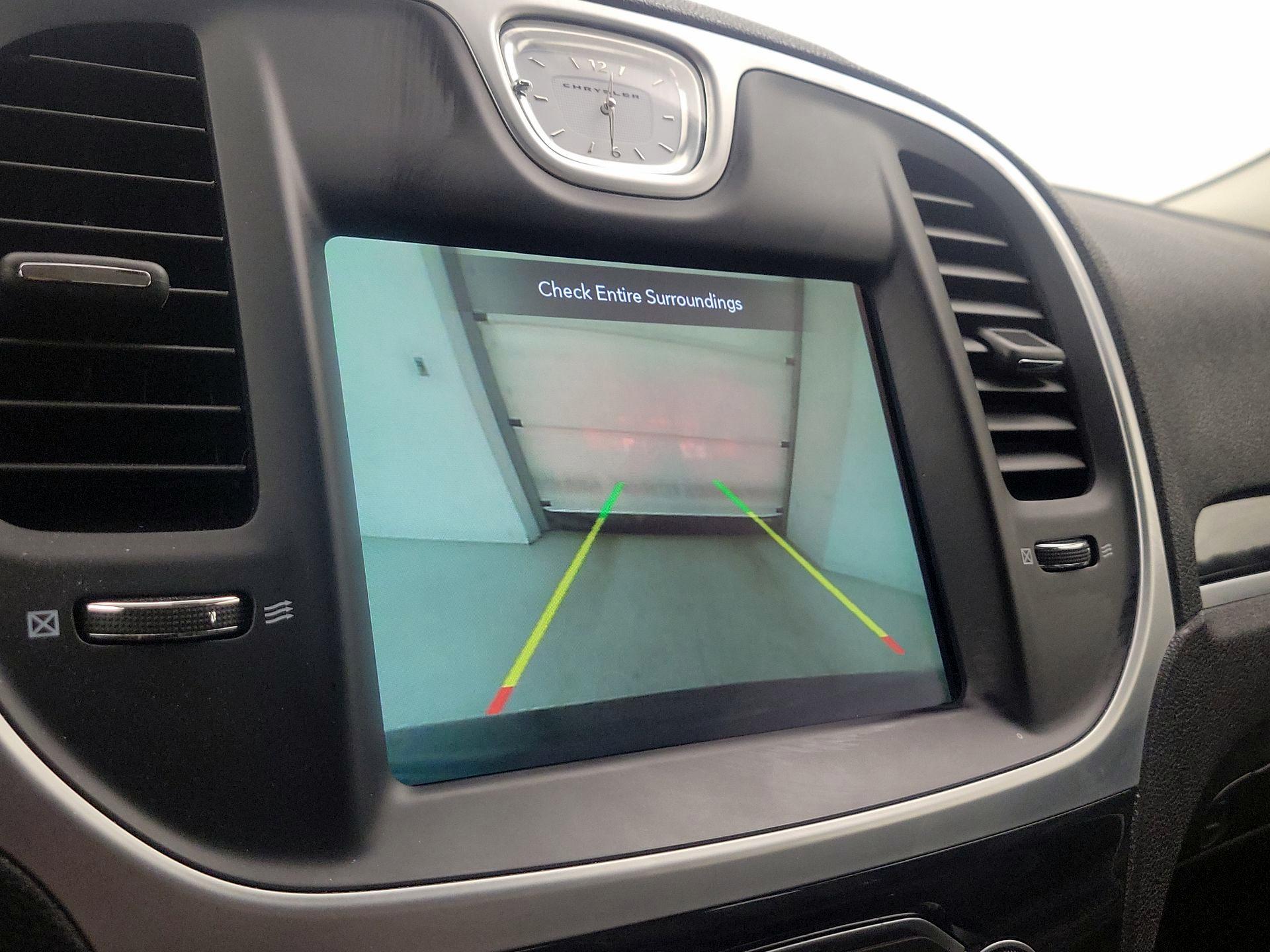 Thumbnail: 2022 Chrysler 300 - 14