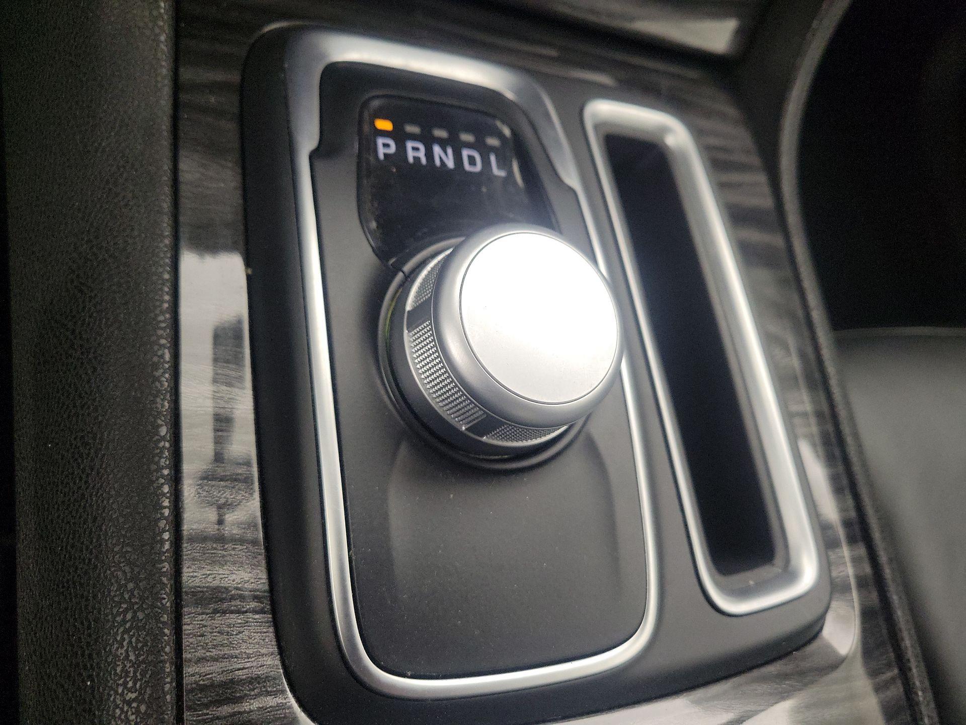 Thumbnail: 2022 Chrysler 300 - 17