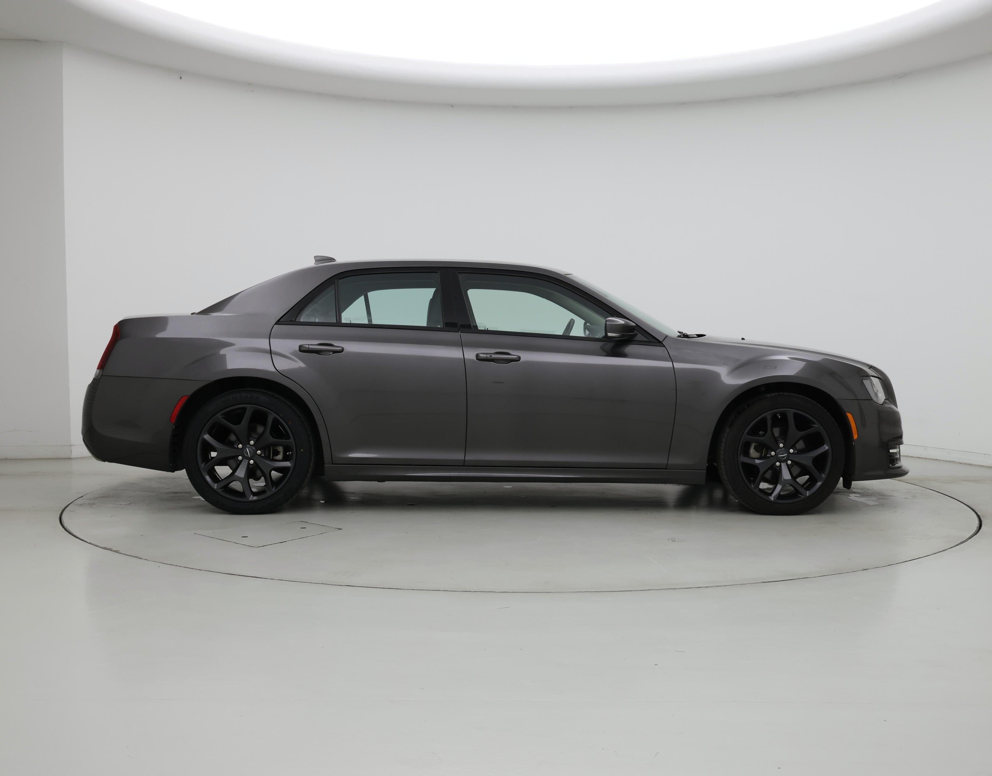 Thumbnail: 2022 Chrysler 300 - 7