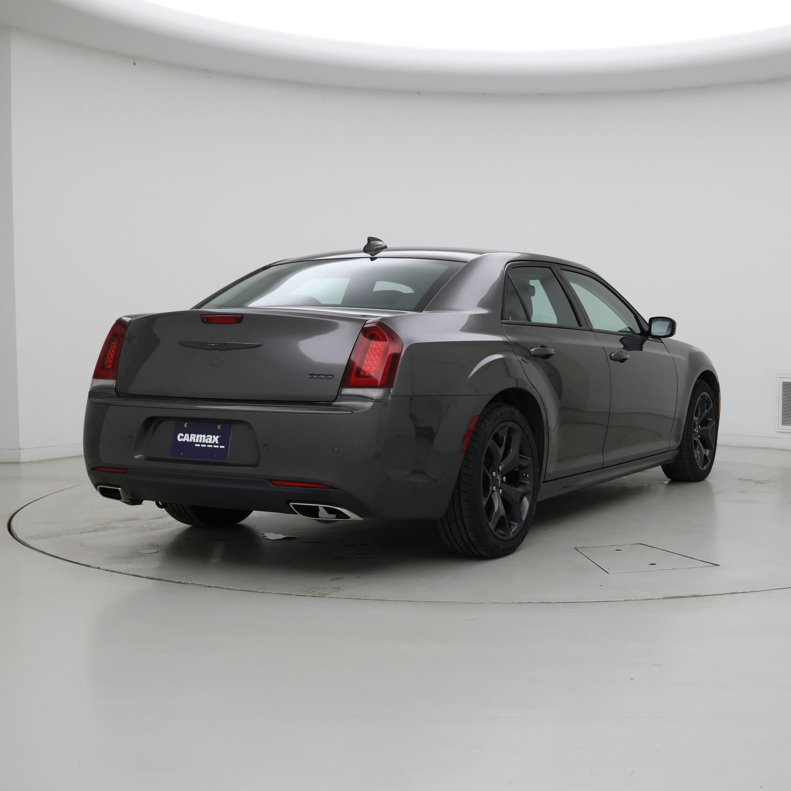 Thumbnail: 2022 Chrysler 300 - 8