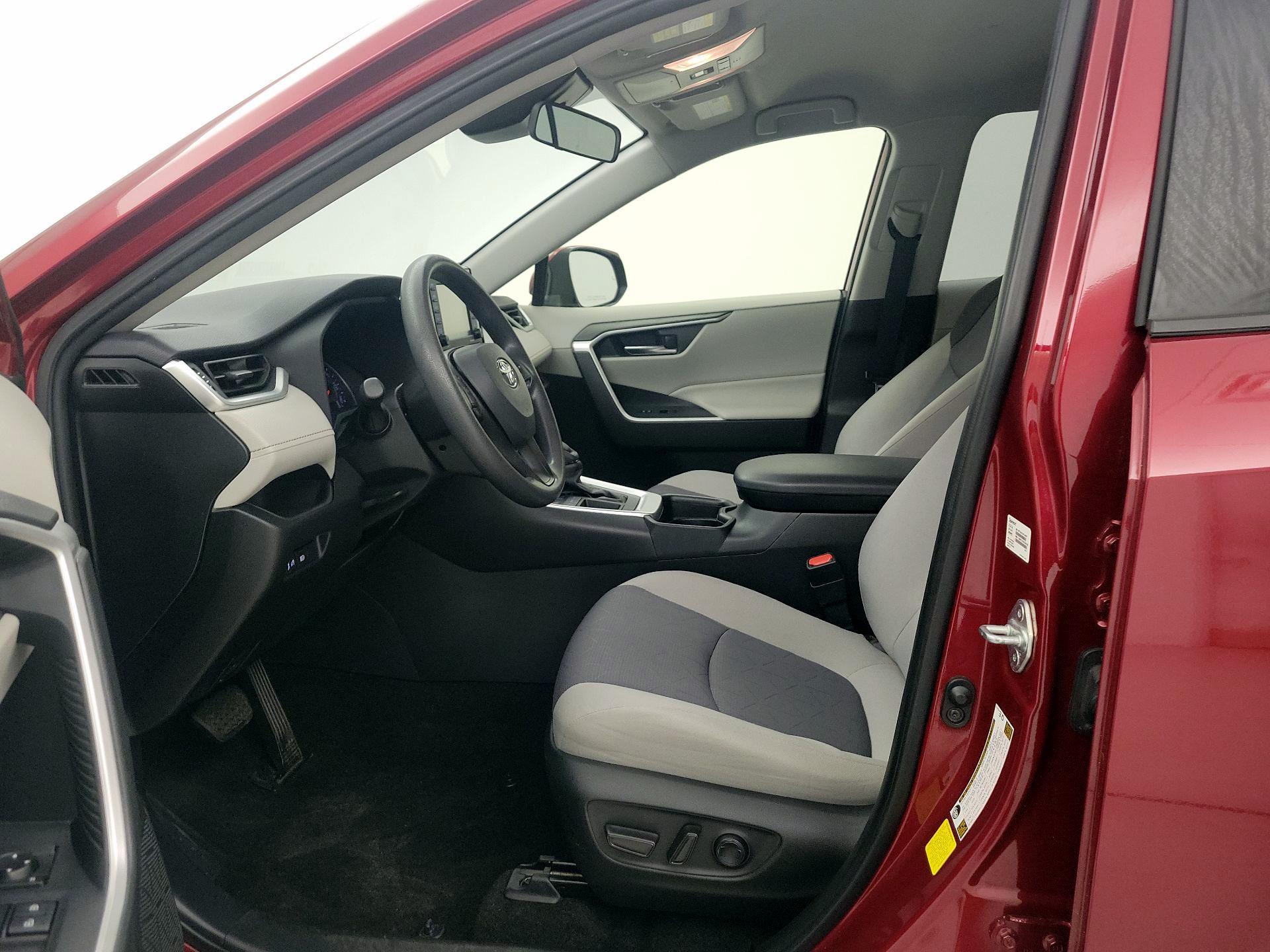 Thumbnail: 2021 Toyota RAV4 - 11