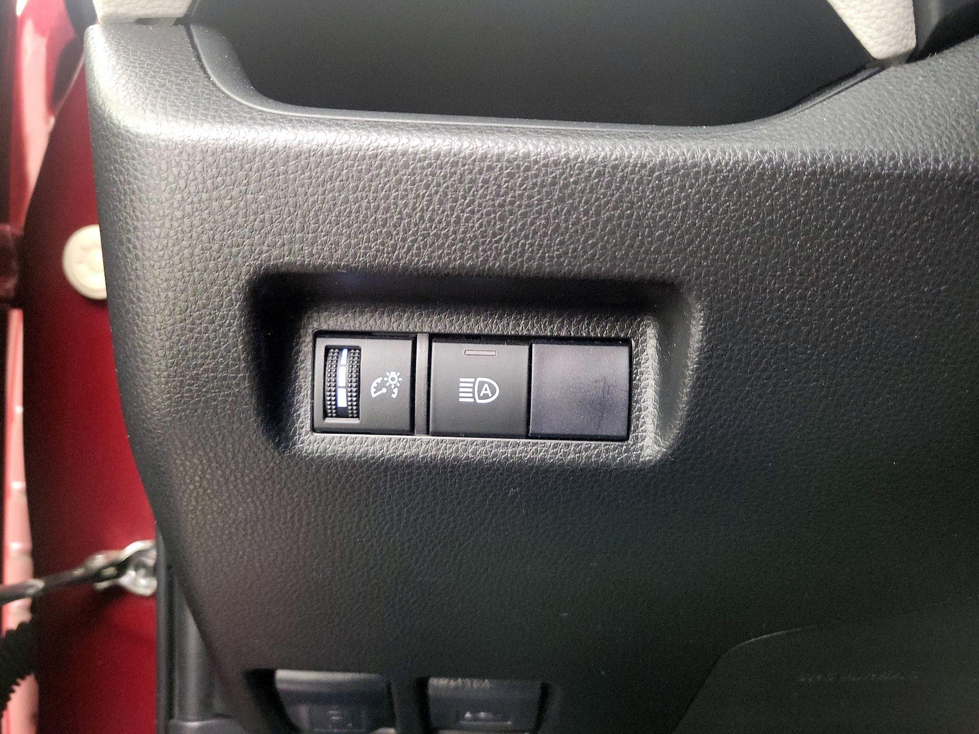 Thumbnail: 2021 Toyota RAV4 - 13