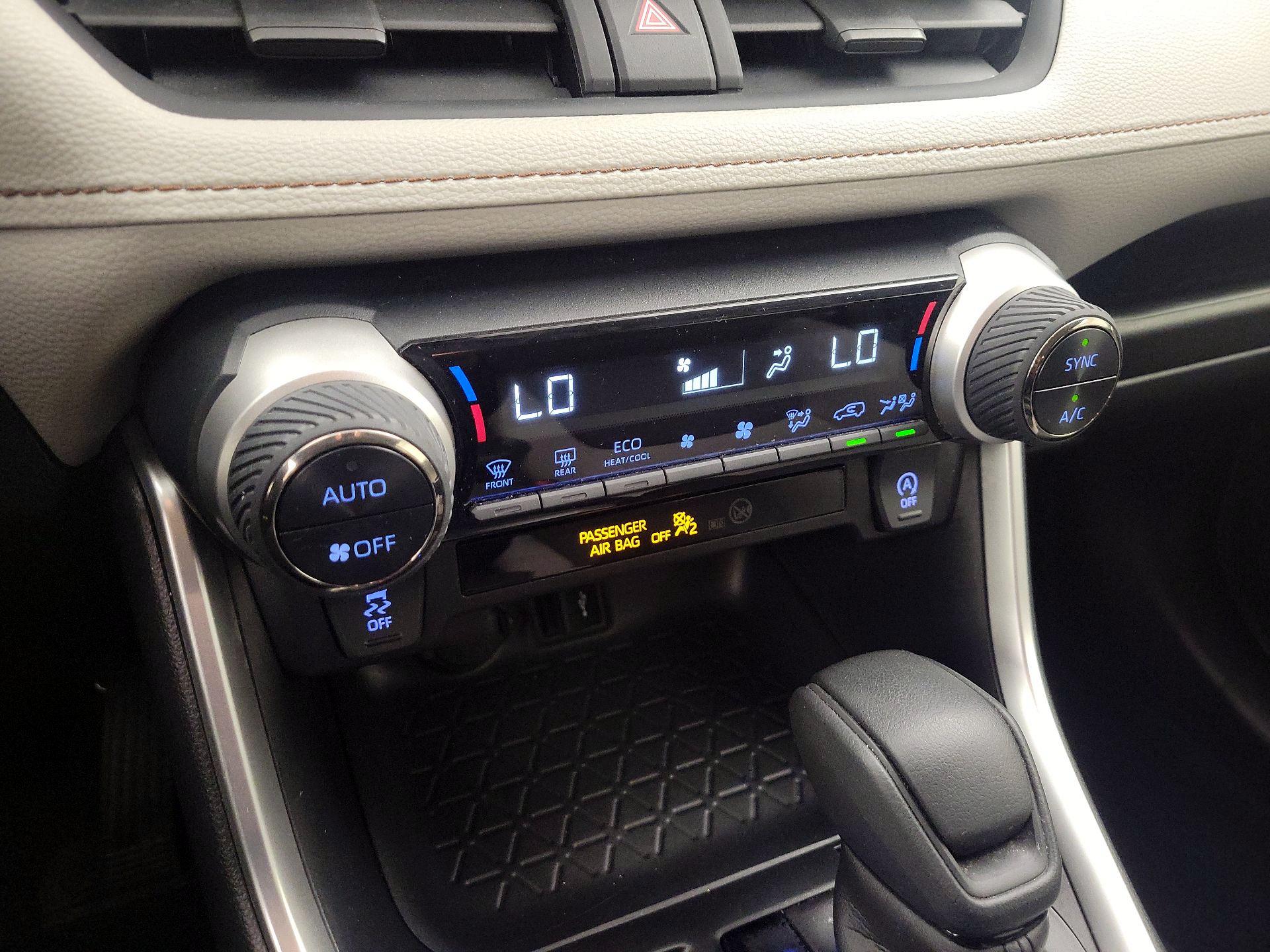 Thumbnail: 2021 Toyota RAV4 - 16