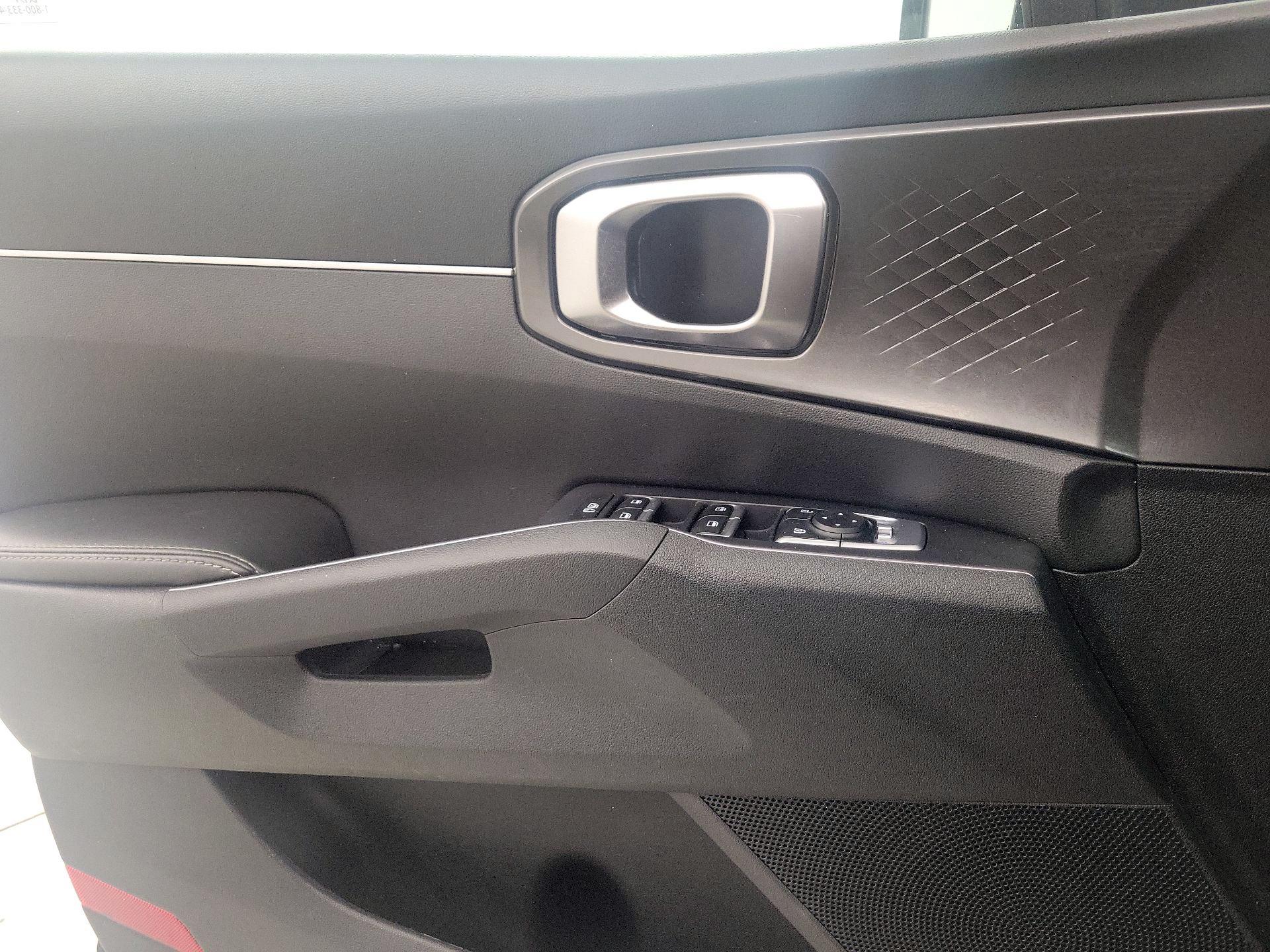 Thumbnail: 2023 Kia Sorento - 12