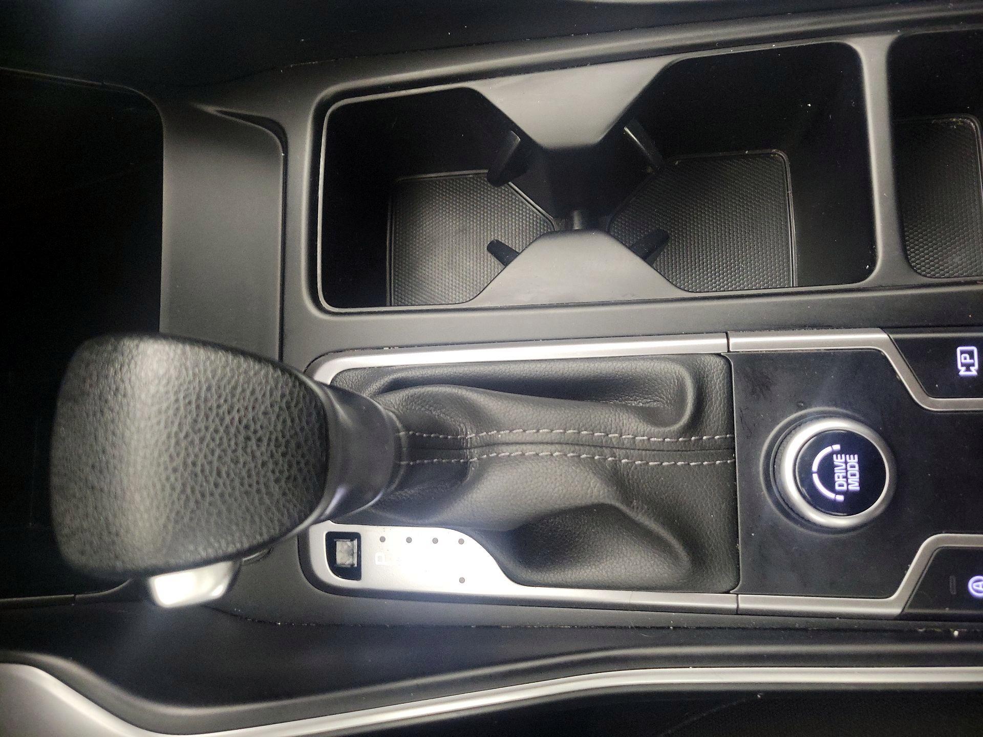 Thumbnail: 2023 Kia Sorento - 17