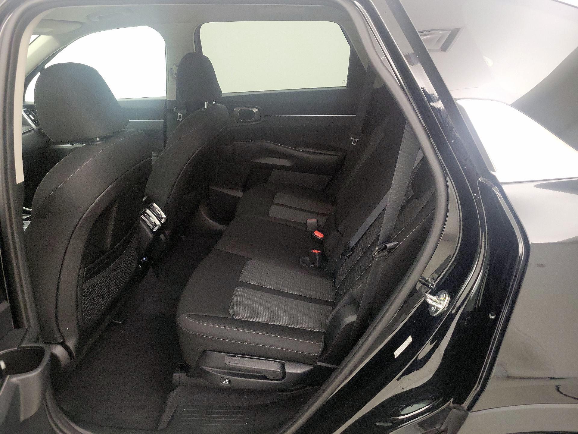 Thumbnail: 2023 Kia Sorento - 19