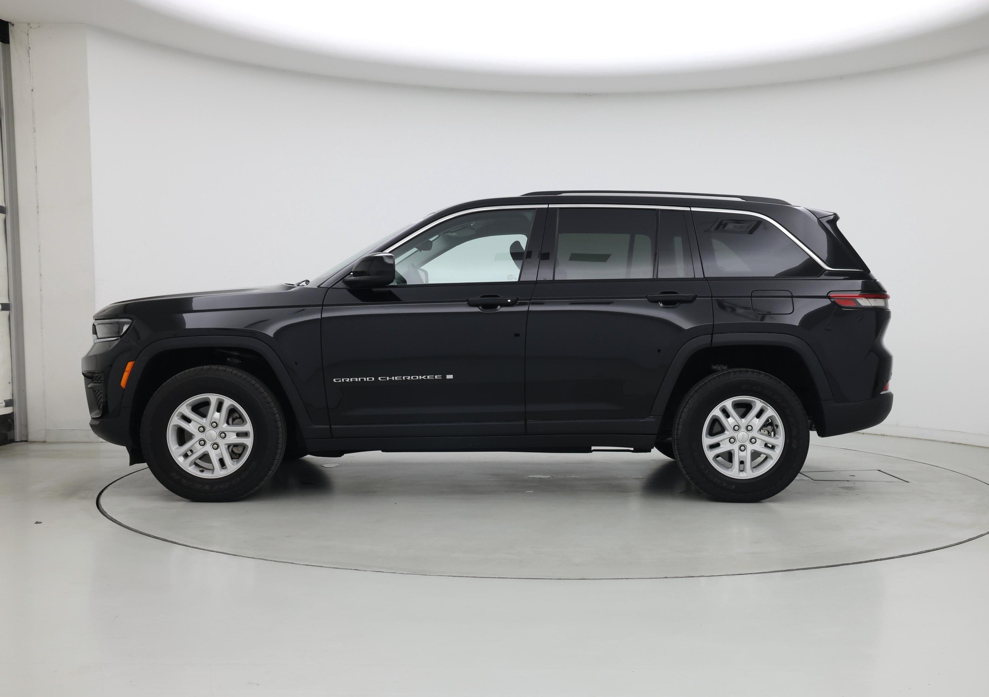 Thumbnail: 2023 Jeep Grand Cherokee - 3