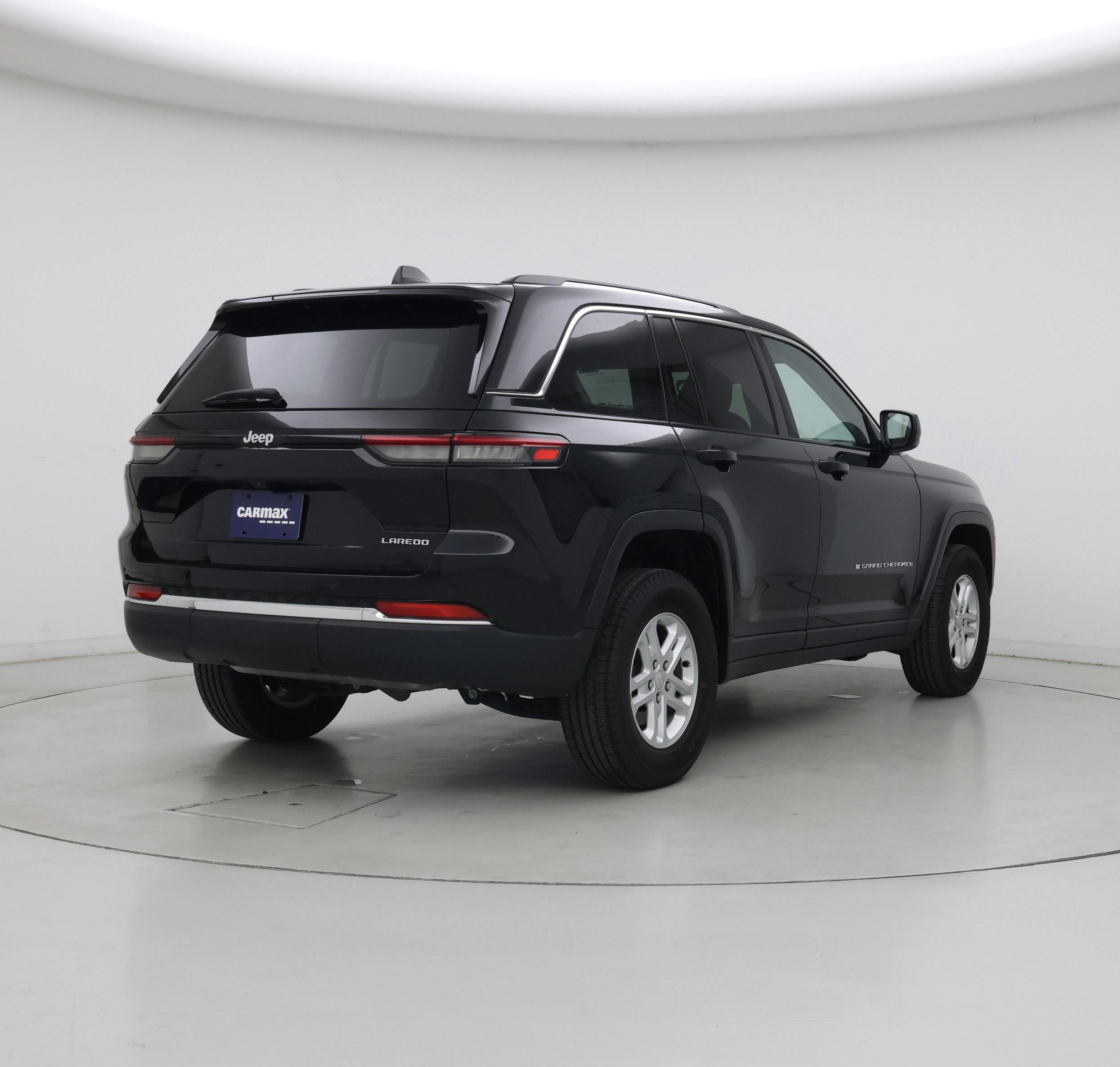 Thumbnail: 2023 Jeep Grand Cherokee - 8