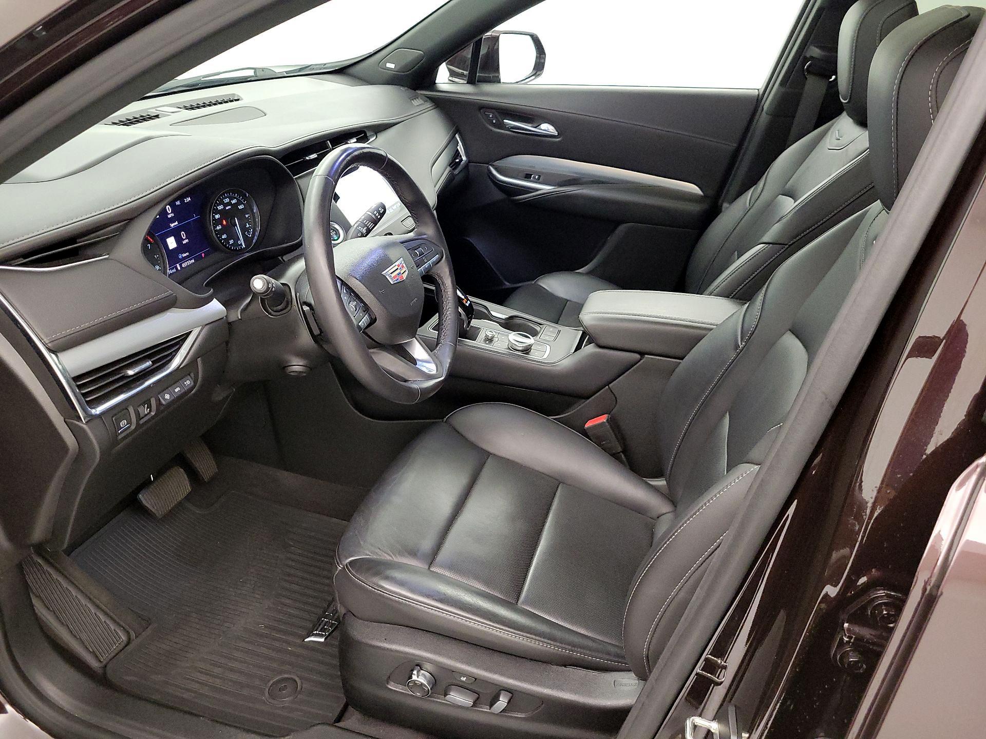 Thumbnail: 2020 Cadillac XT4 - 11