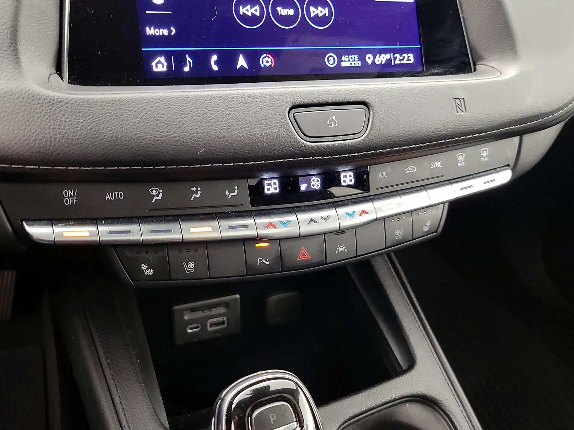 Thumbnail: 2020 Cadillac XT4 - 17