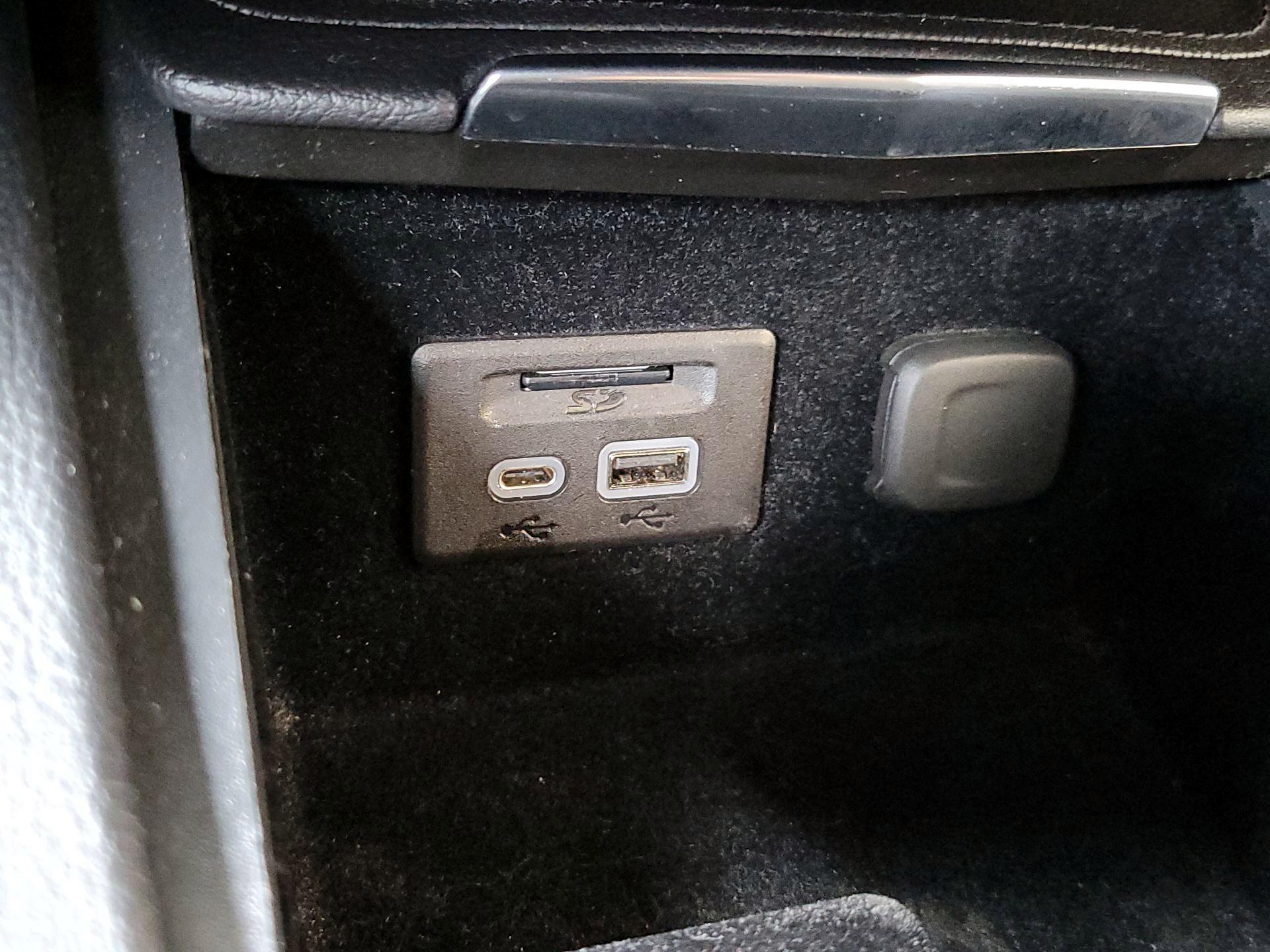 Thumbnail: 2020 Cadillac XT4 - 19