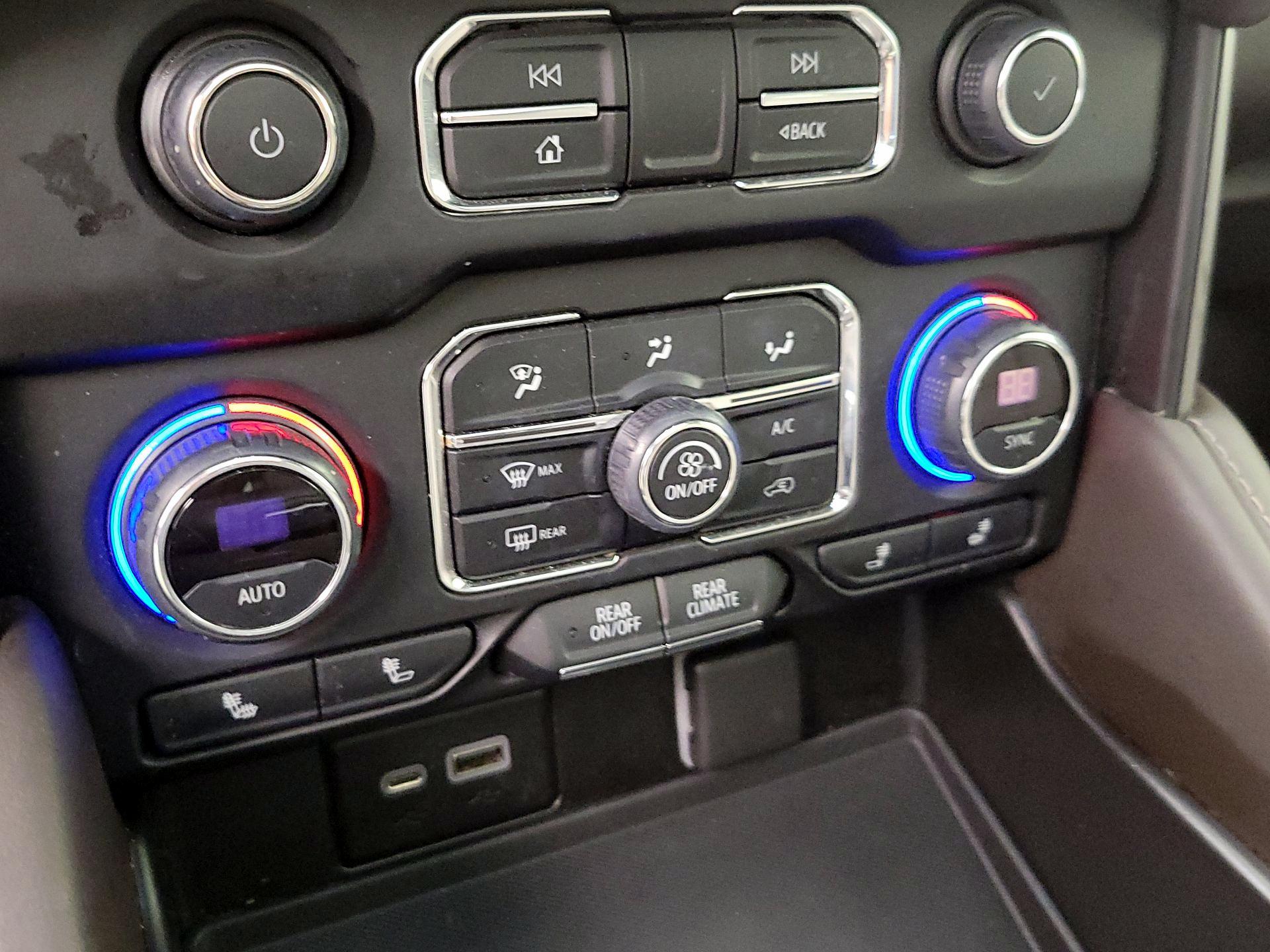 Thumbnail: 2022 Chevrolet Suburban - 17