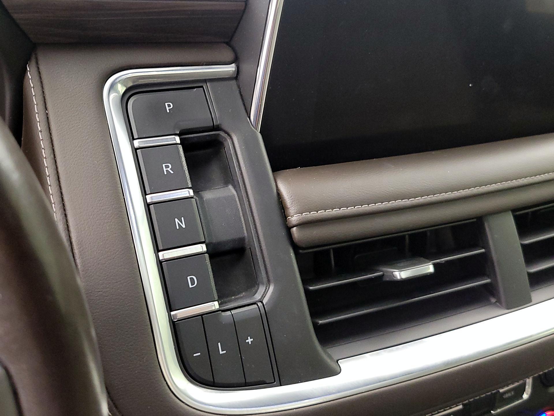 Thumbnail: 2022 Chevrolet Suburban - 18