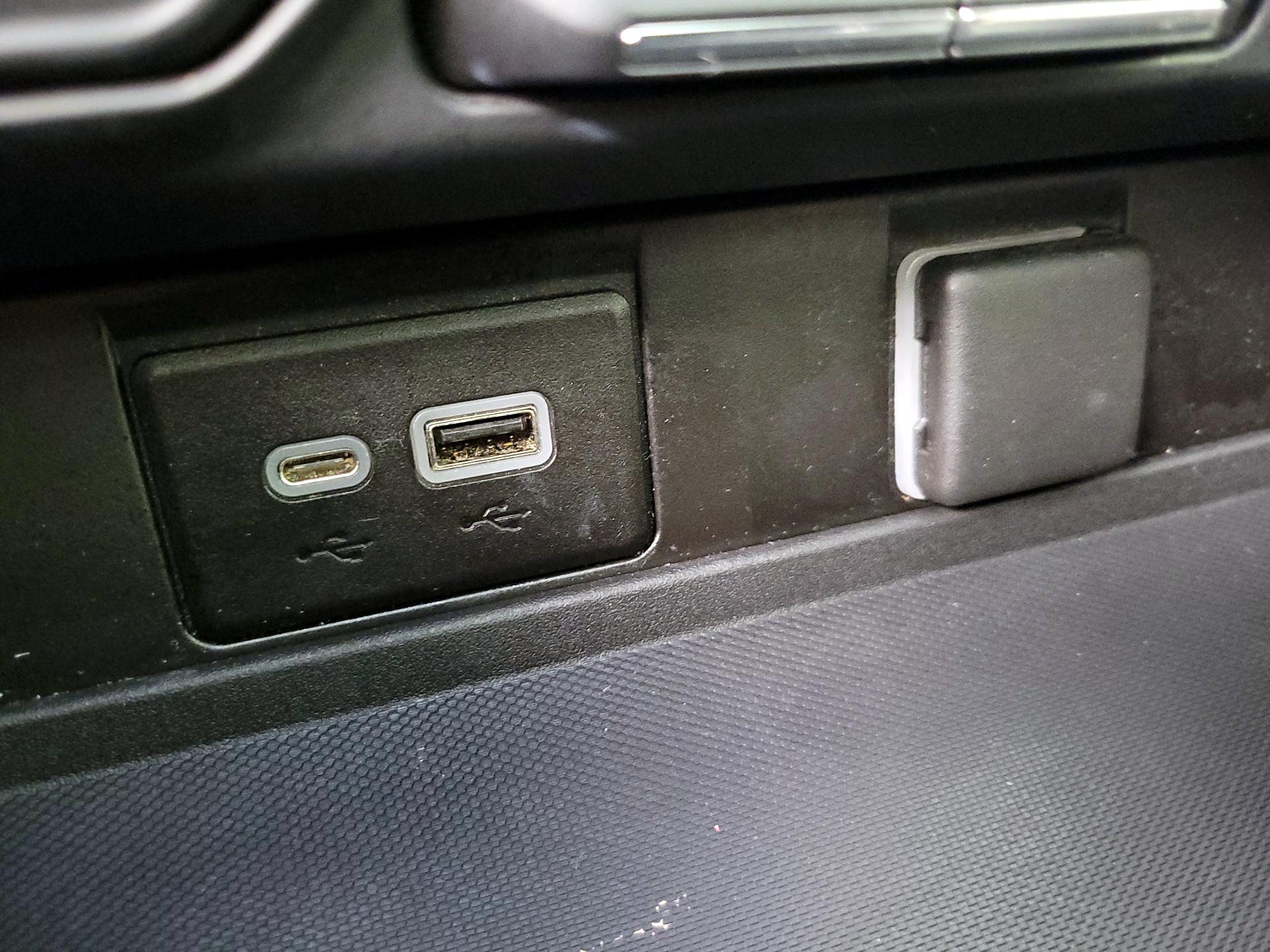 Thumbnail: 2022 Chevrolet Suburban - 19