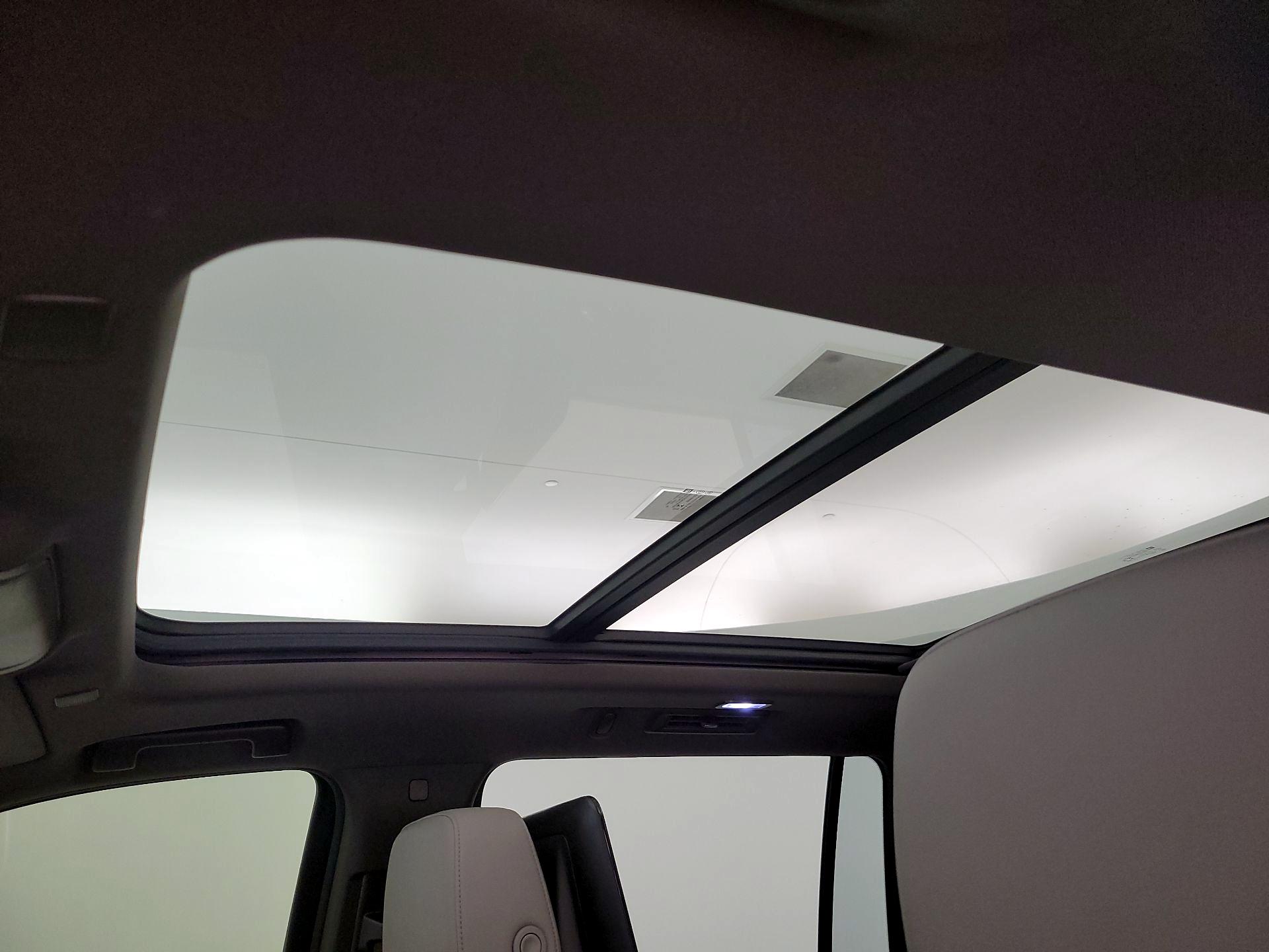 Thumbnail: 2022 Chevrolet Suburban - 20