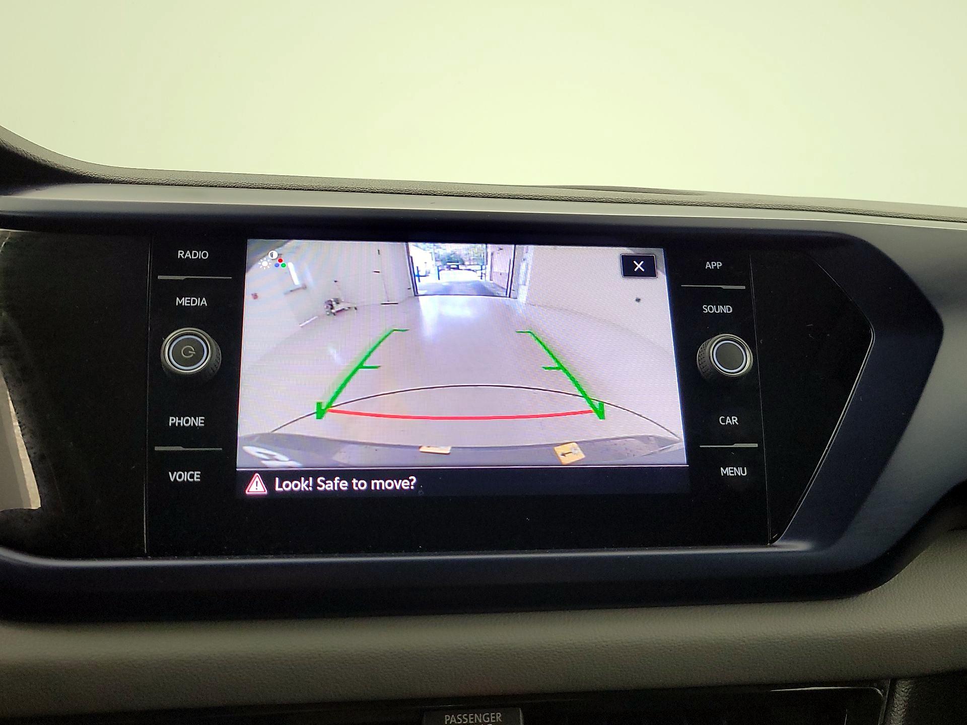 Thumbnail: 2022 Volkswagen Taos - 14