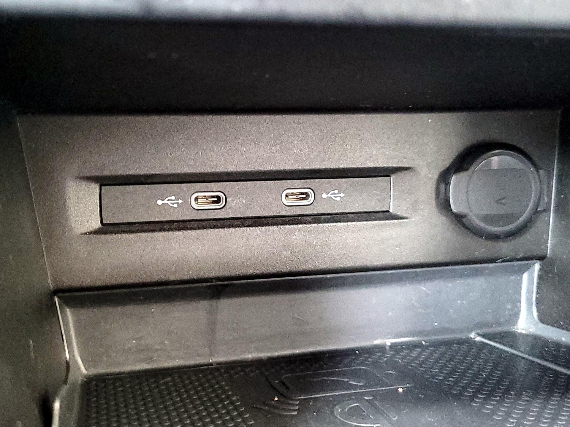 Thumbnail: 2022 Volkswagen Taos - 18