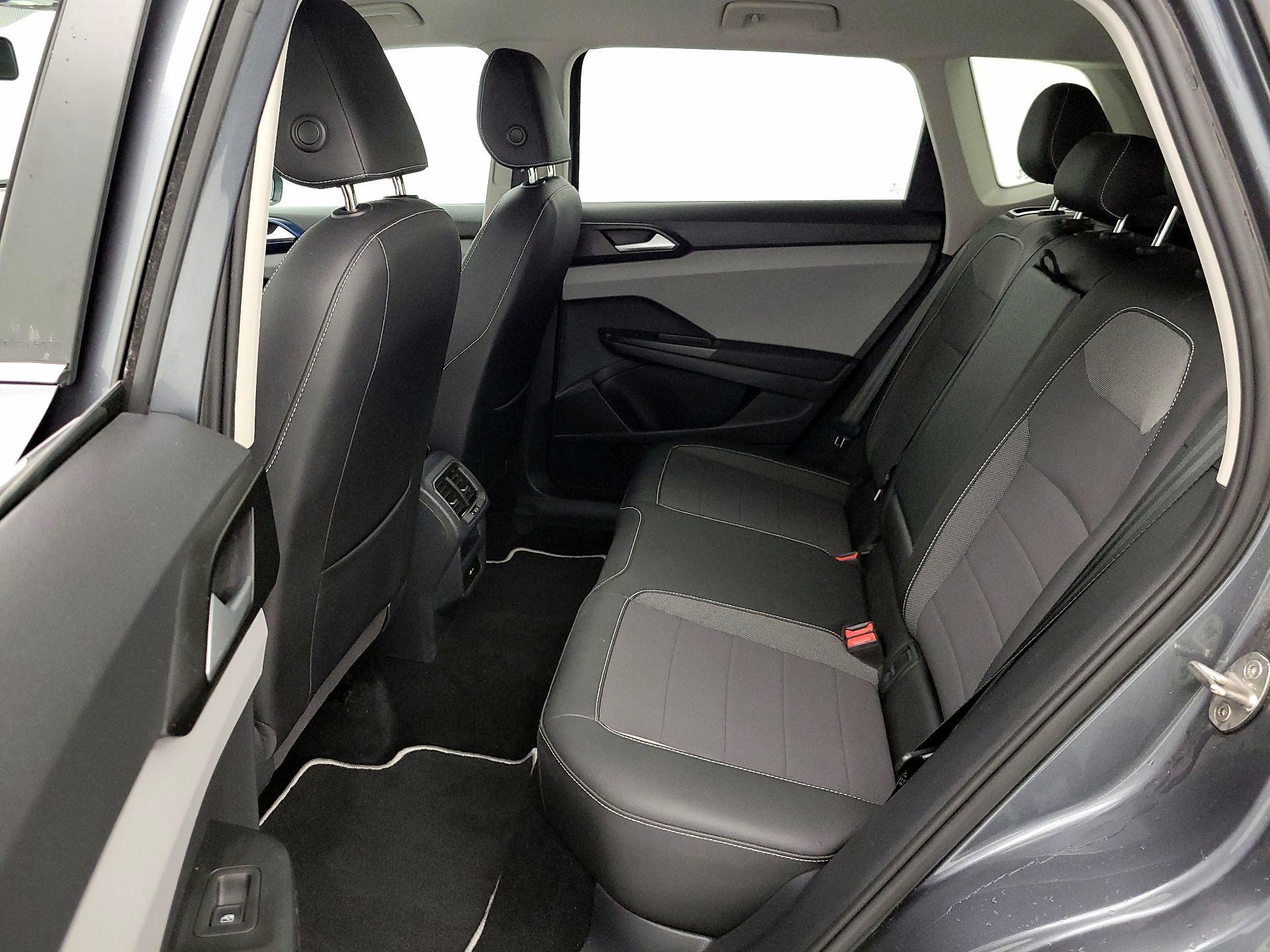 Thumbnail: 2022 Volkswagen Taos - 19