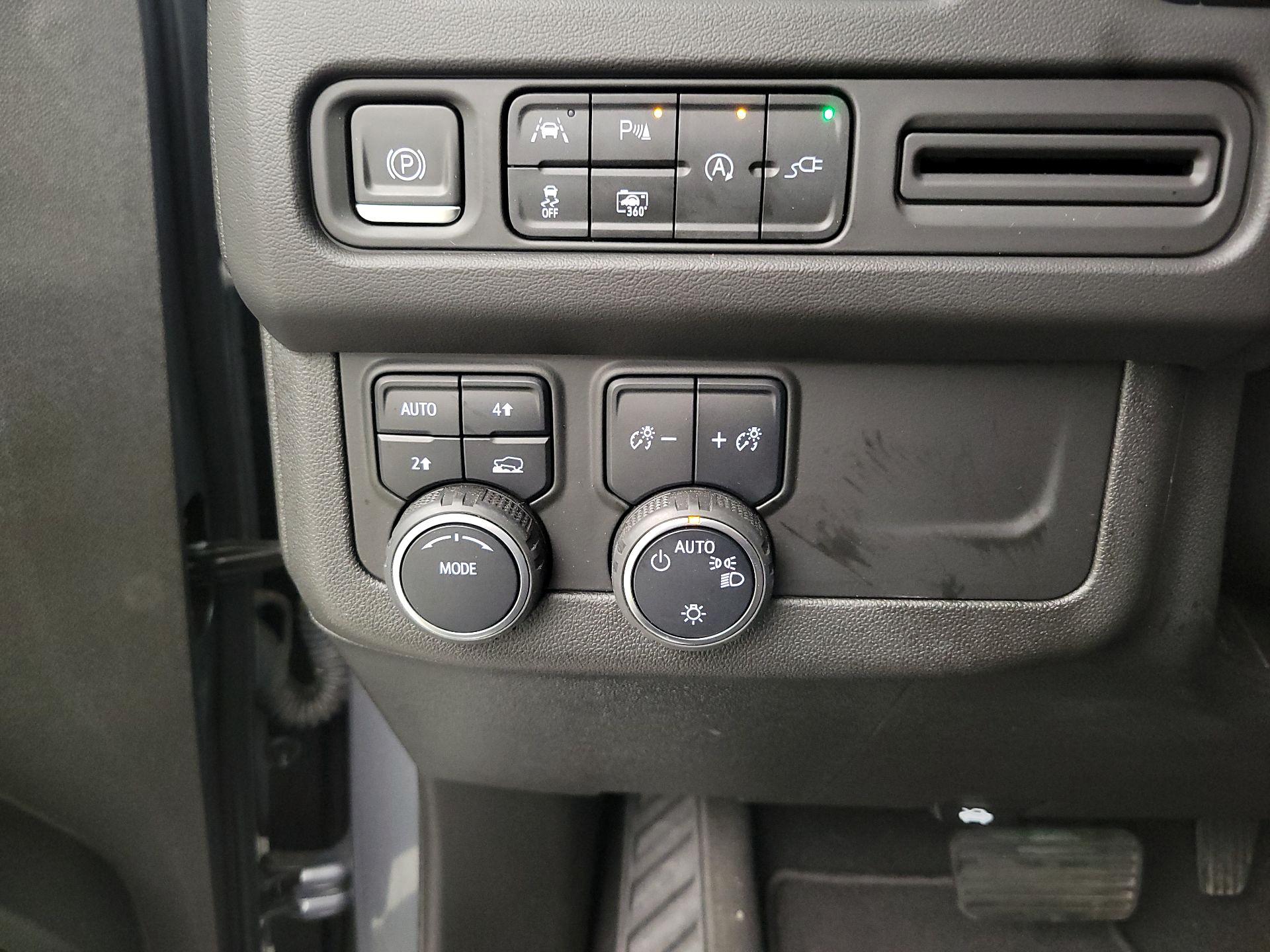 Thumbnail: 2022 Chevrolet Tahoe - 13