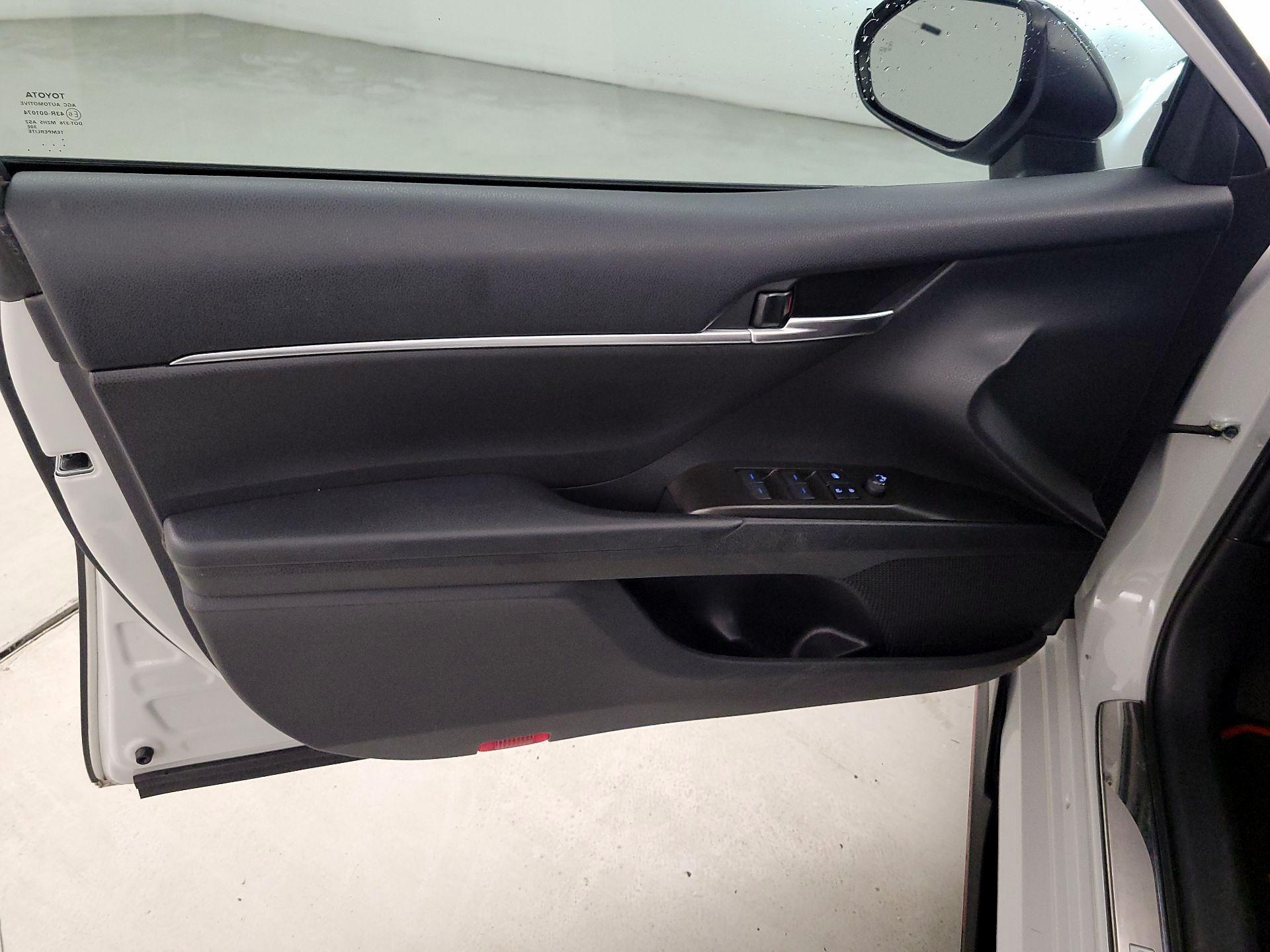 Thumbnail: 2021 Toyota Camry - 12