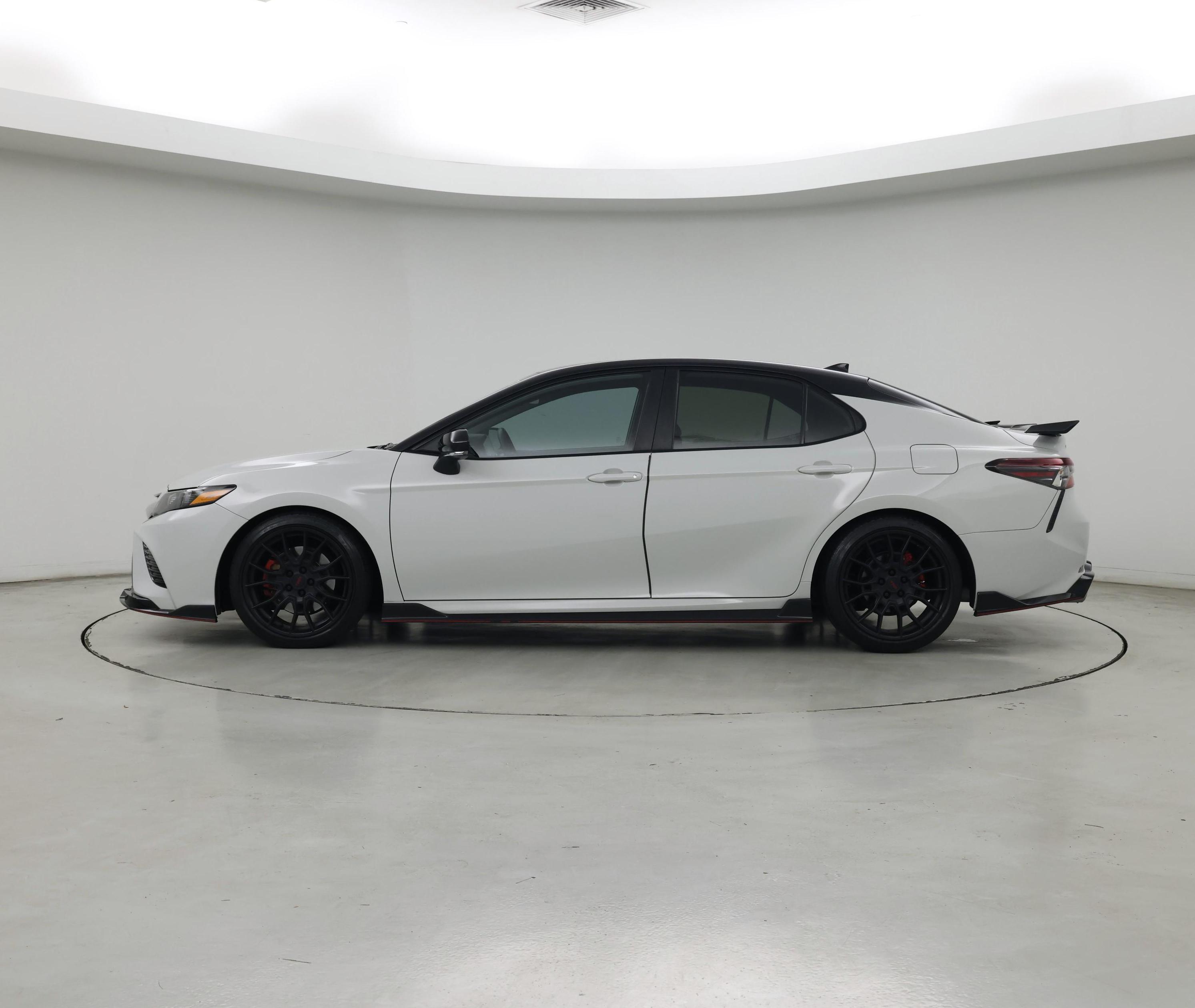 Thumbnail: 2021 Toyota Camry - 3