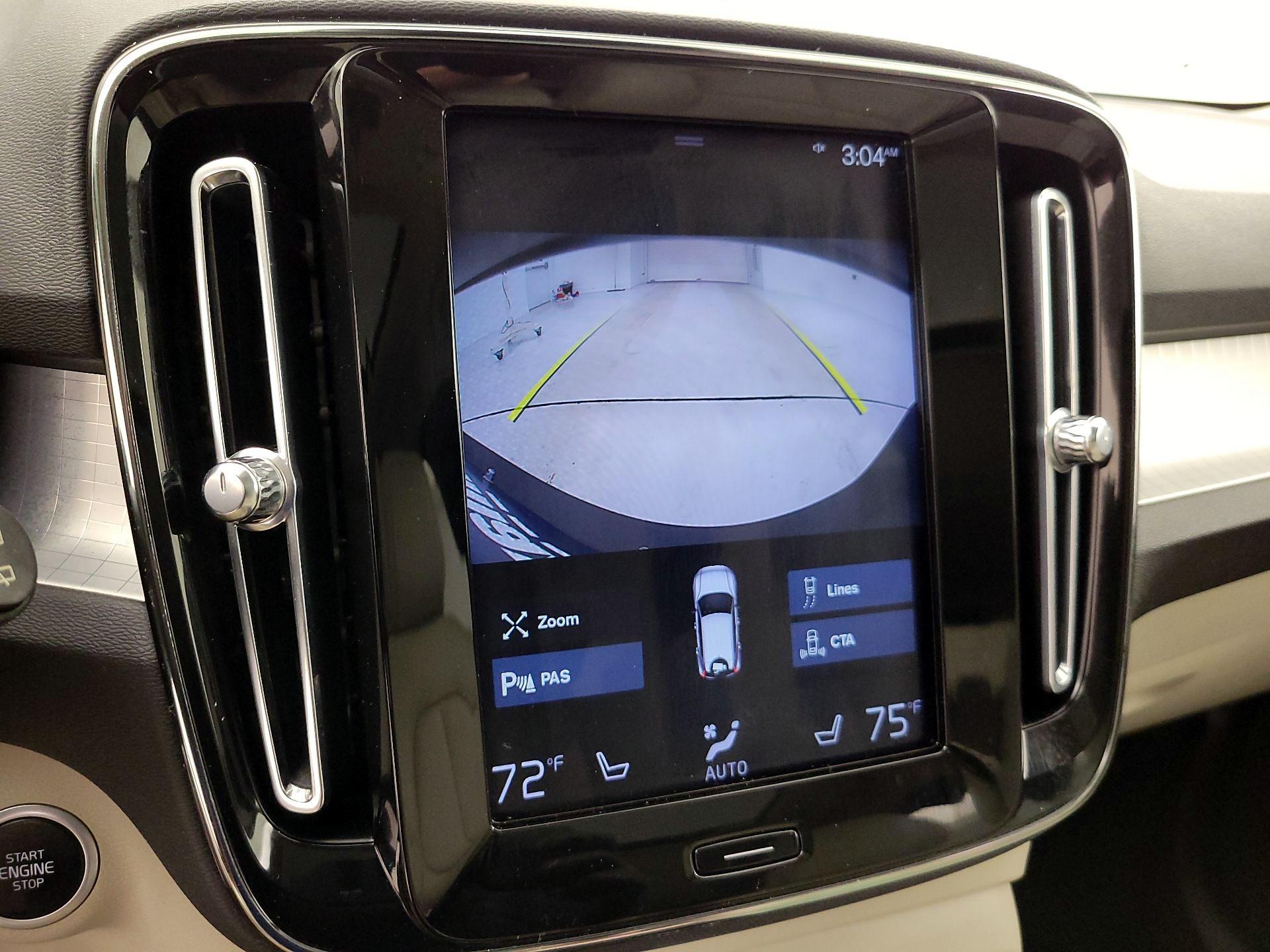 Thumbnail: 2021 Volvo XC40 - 15