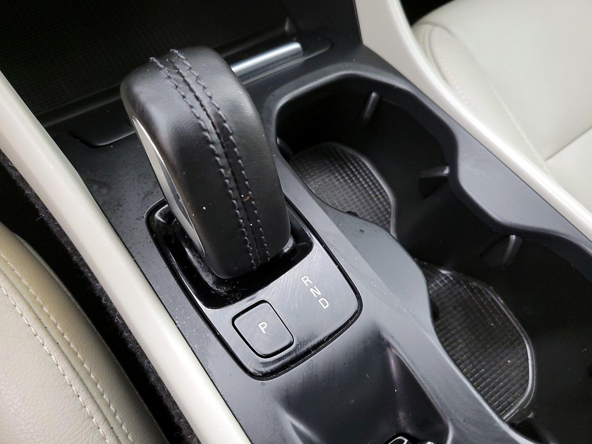 Thumbnail: 2021 Volvo XC40 - 18