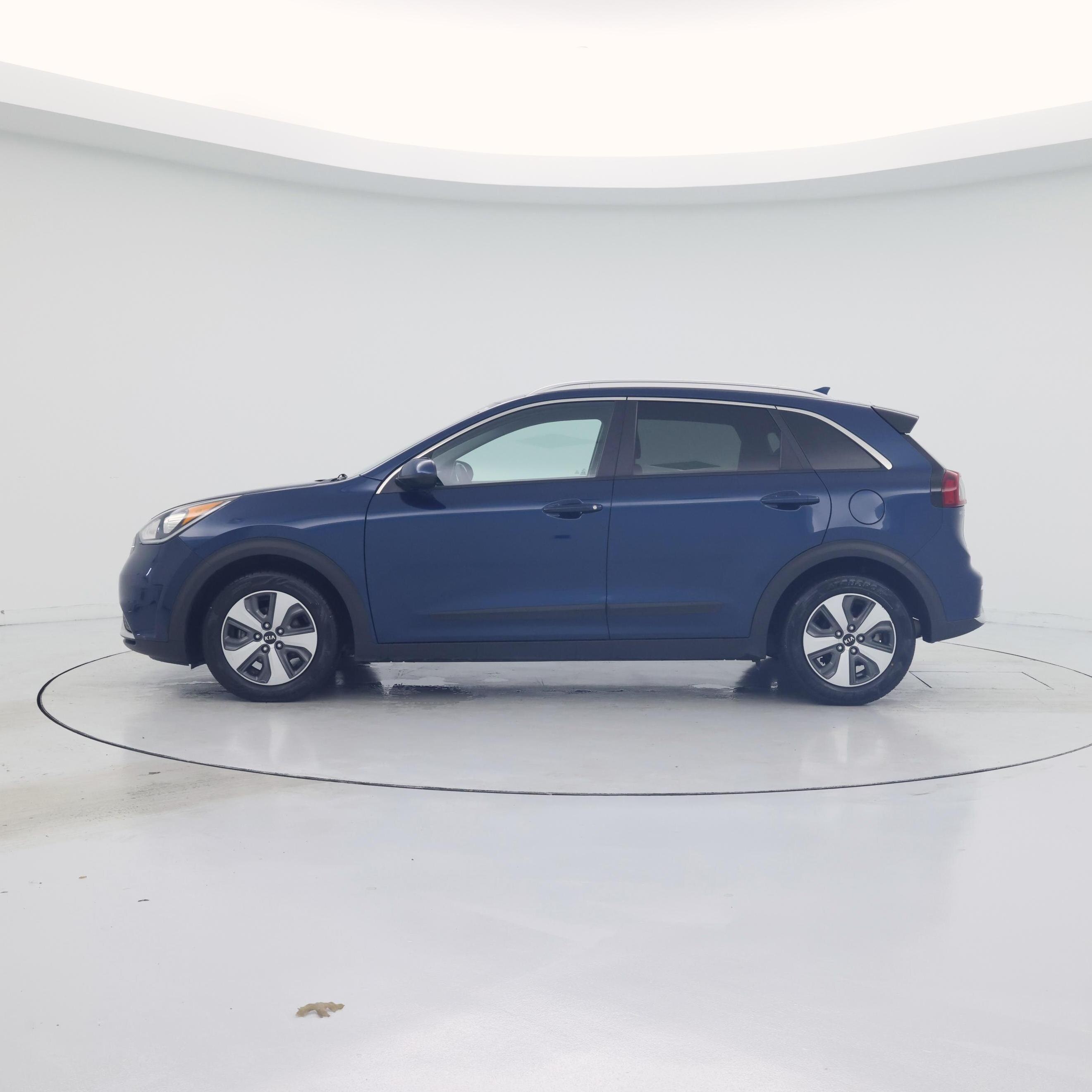 Thumbnail: 2018 Kia Niro - 3