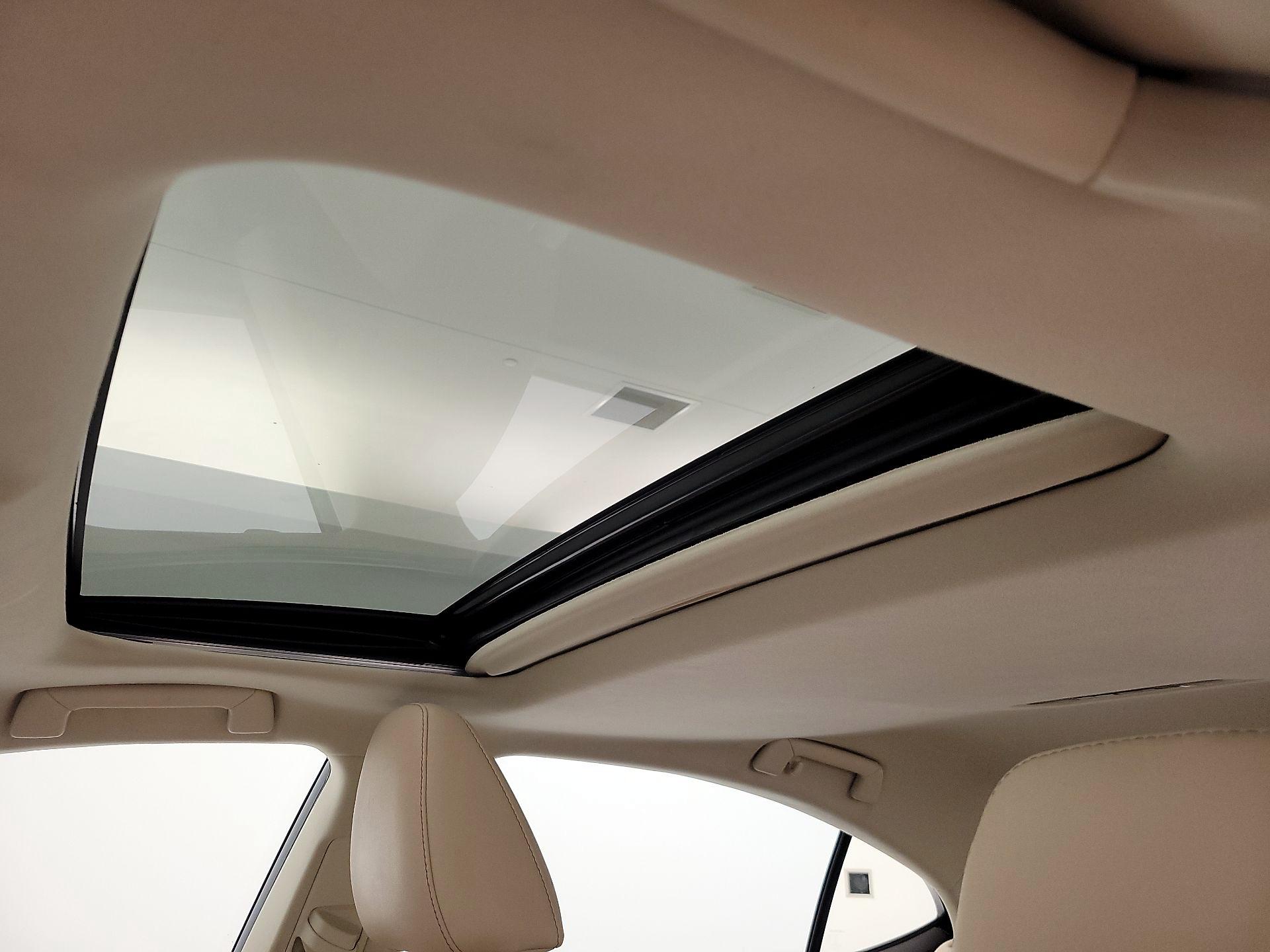 Thumbnail: 2016 Lexus ES - 20