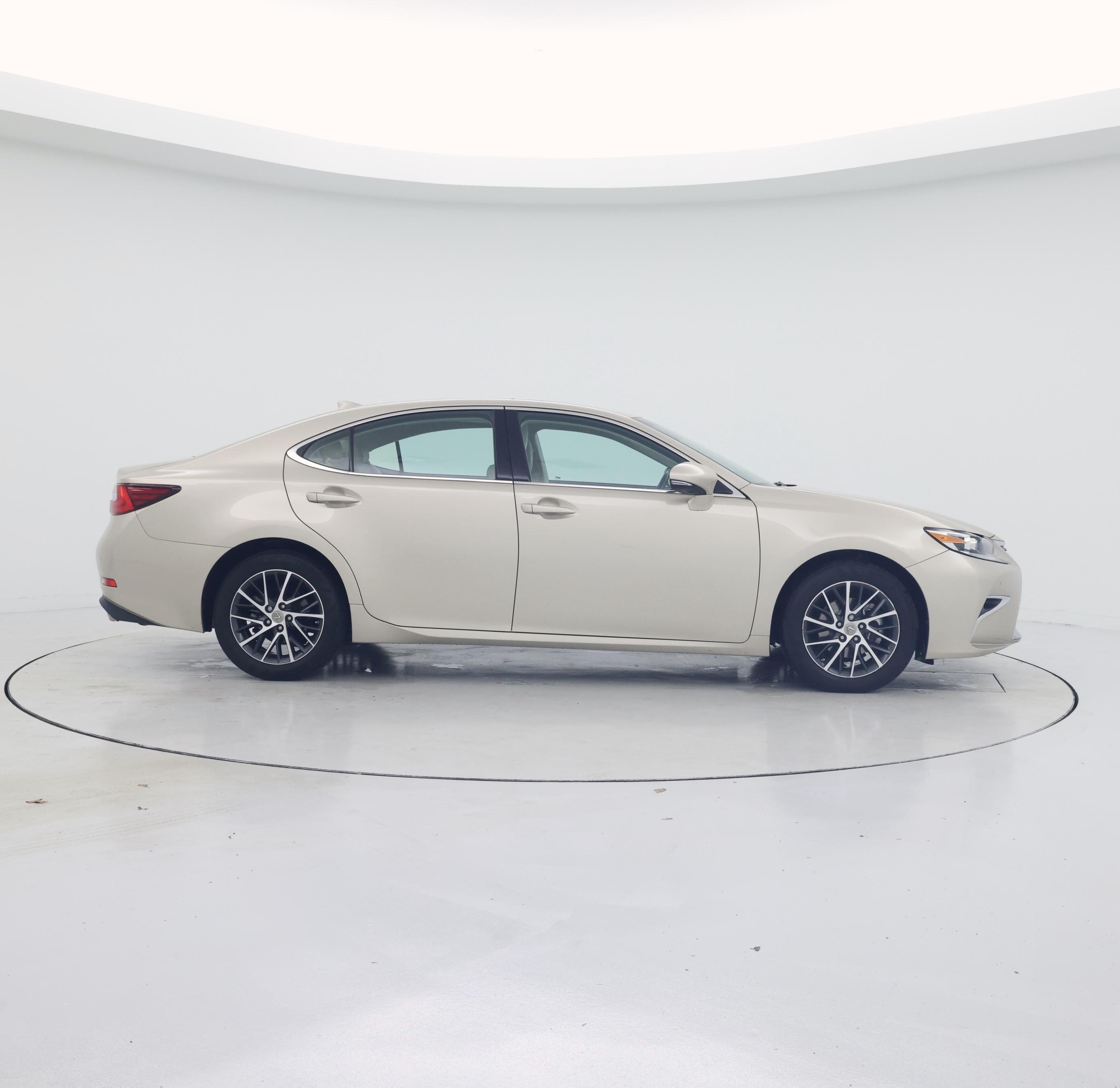 Thumbnail: 2016 Lexus ES - 7