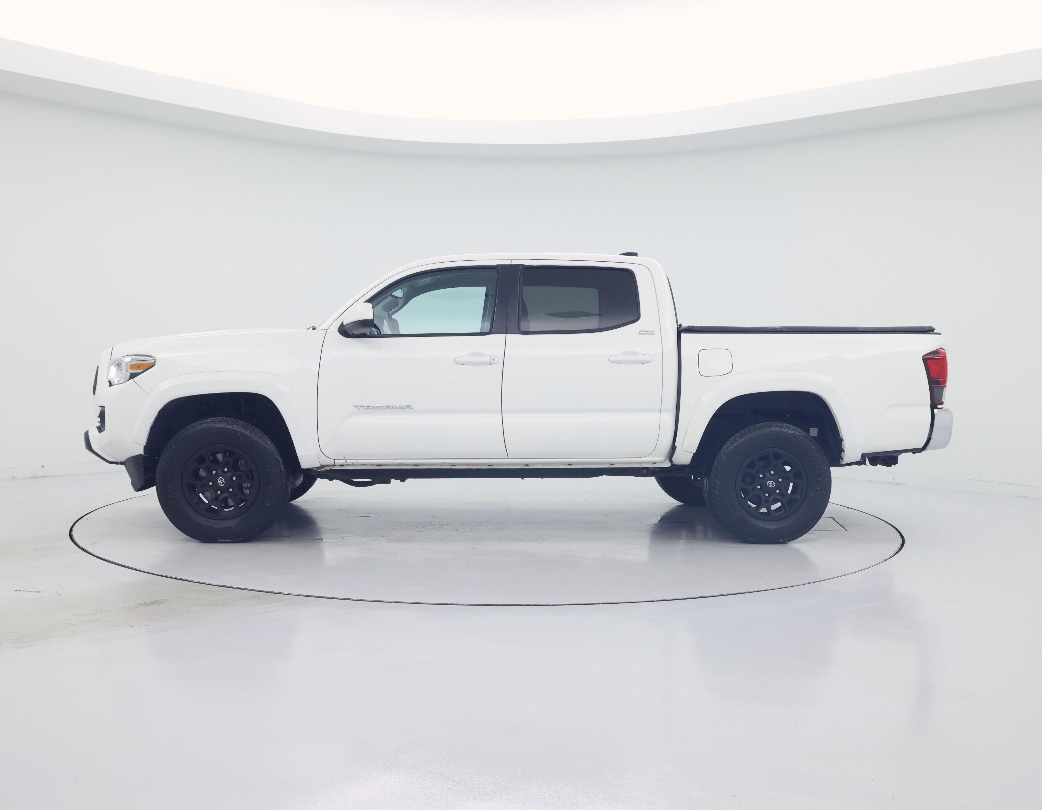 Thumbnail: 2022 Toyota Tacoma - 3