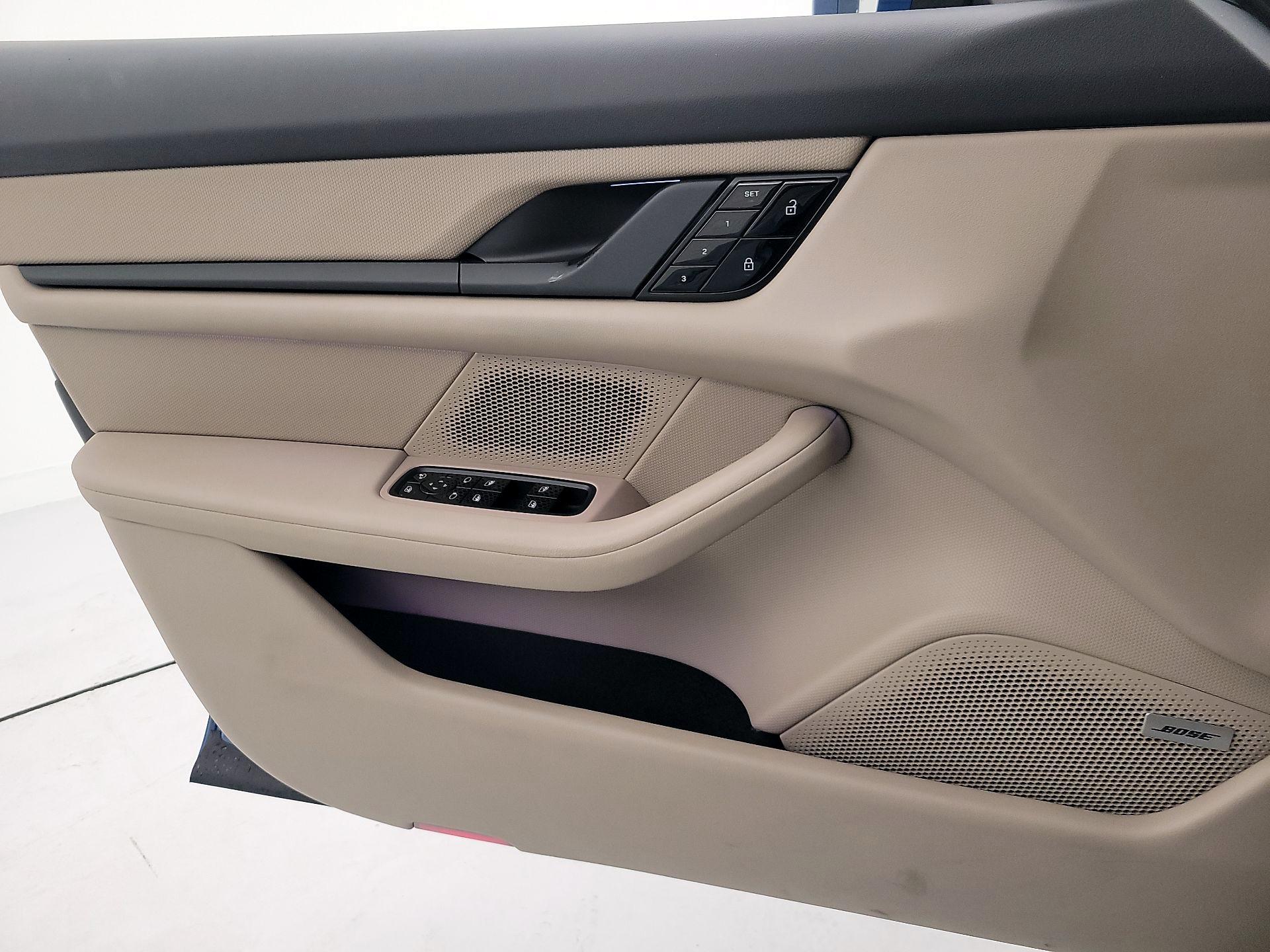 Thumbnail: 2021 Porsche Taycan - 12