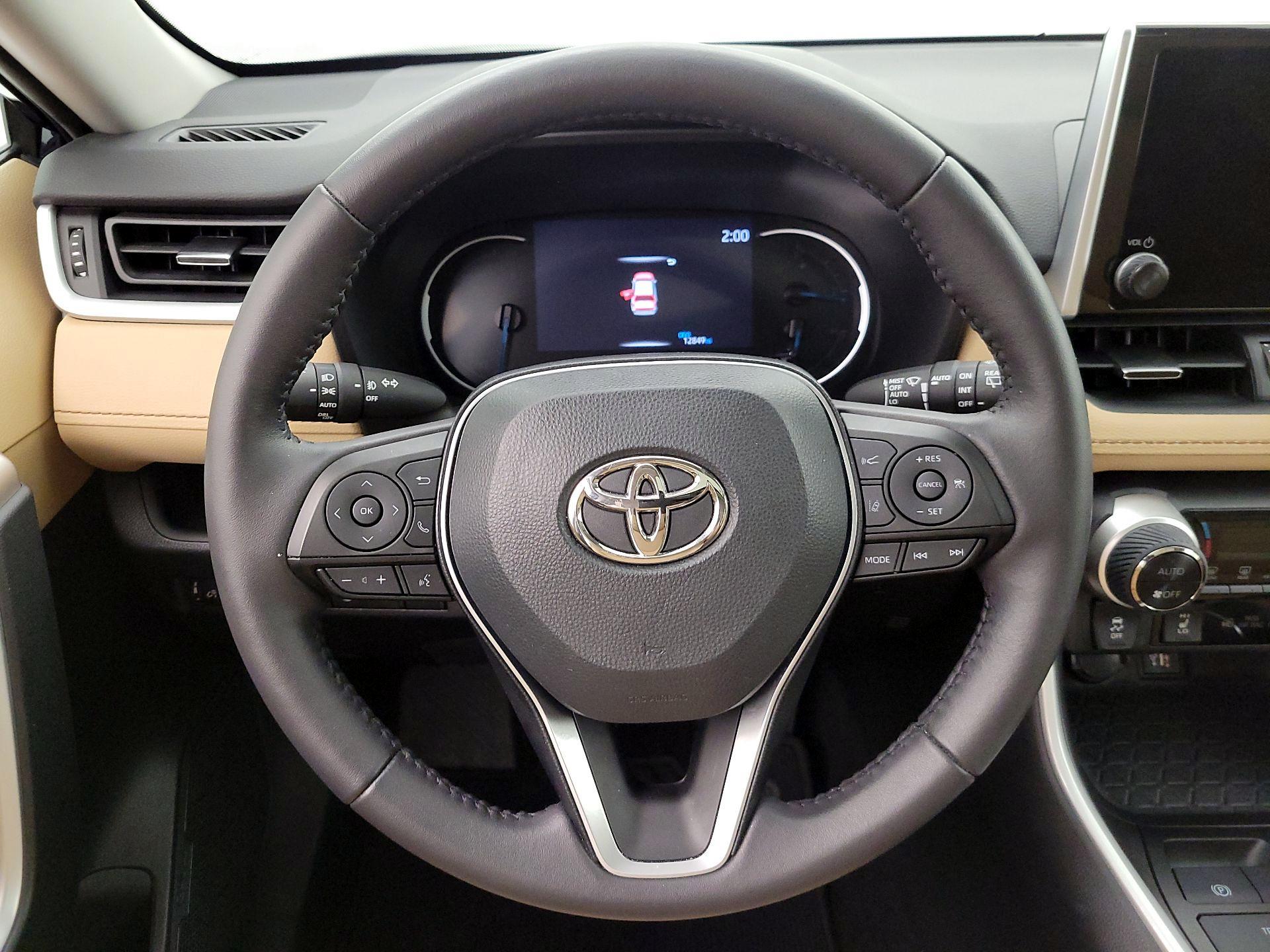 Thumbnail: 2023 Toyota RAV4 - 10